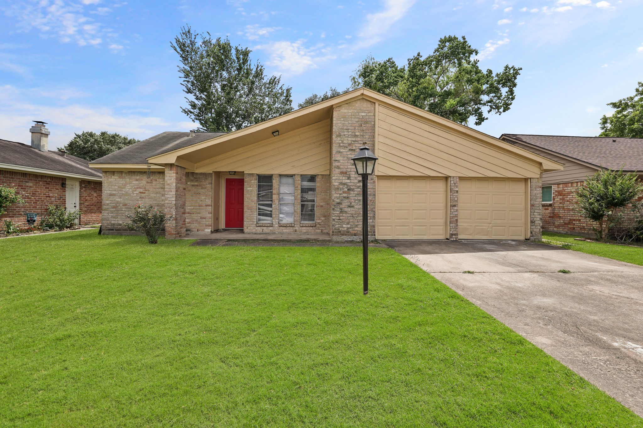 4319 Windrift Drive Property Photo 1