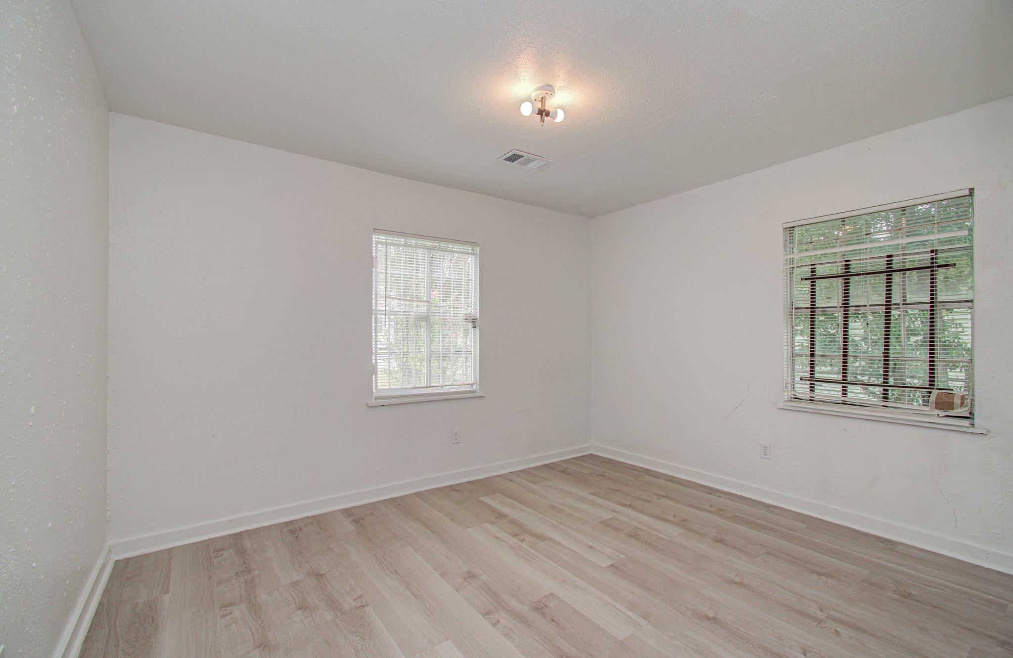 7622 Delavan Drive Property Photo 15