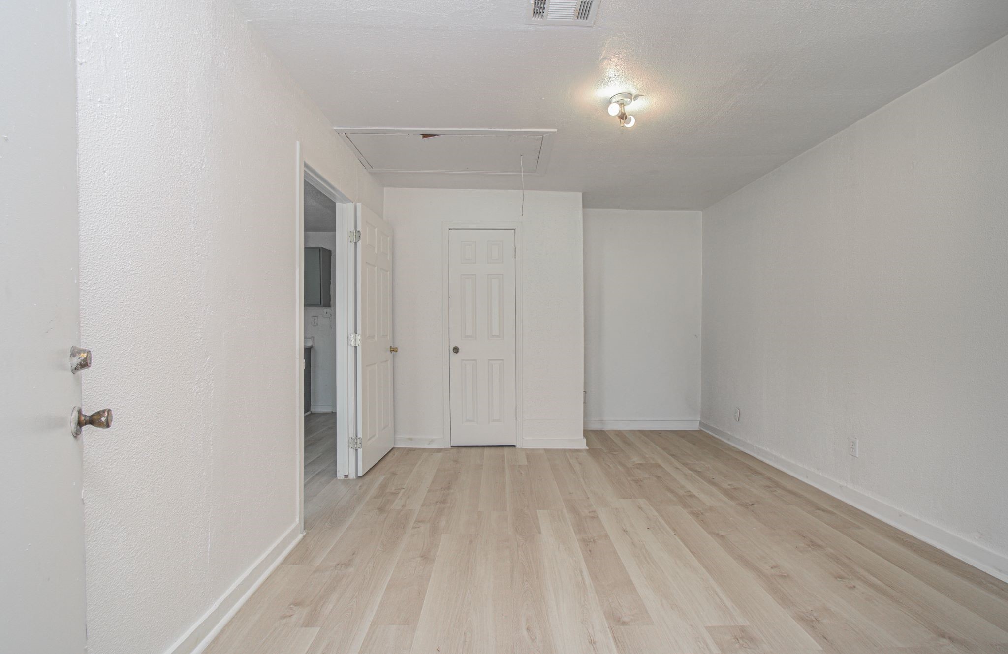 7622 Delavan Drive Property Photo 17