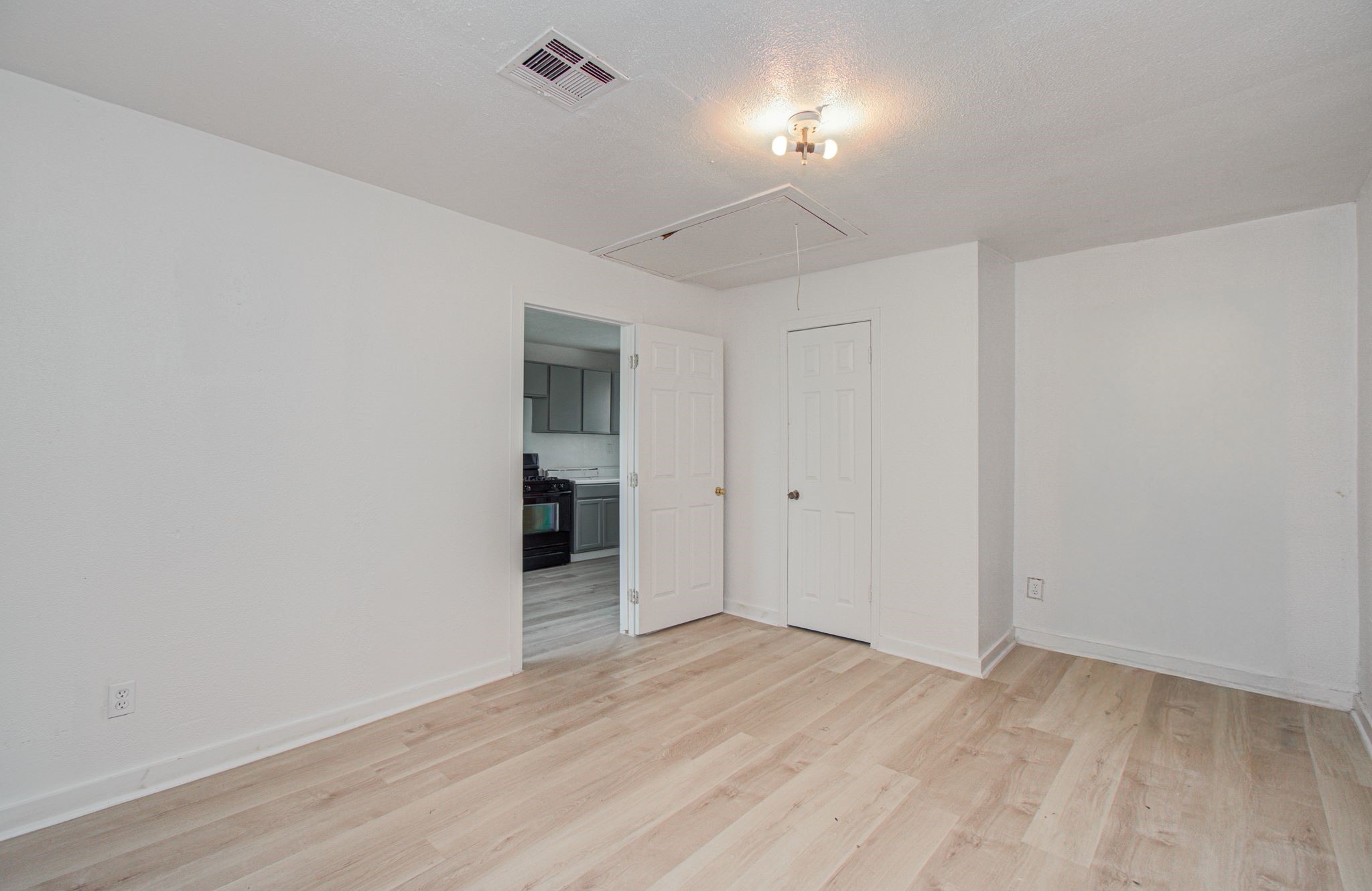 7622 Delavan Drive Property Photo 19