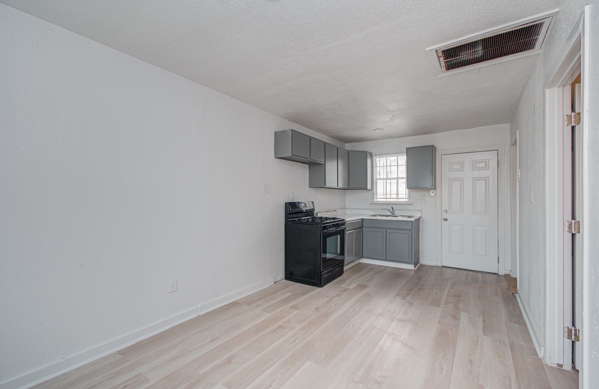 7622 Delavan Drive Property Photo 22