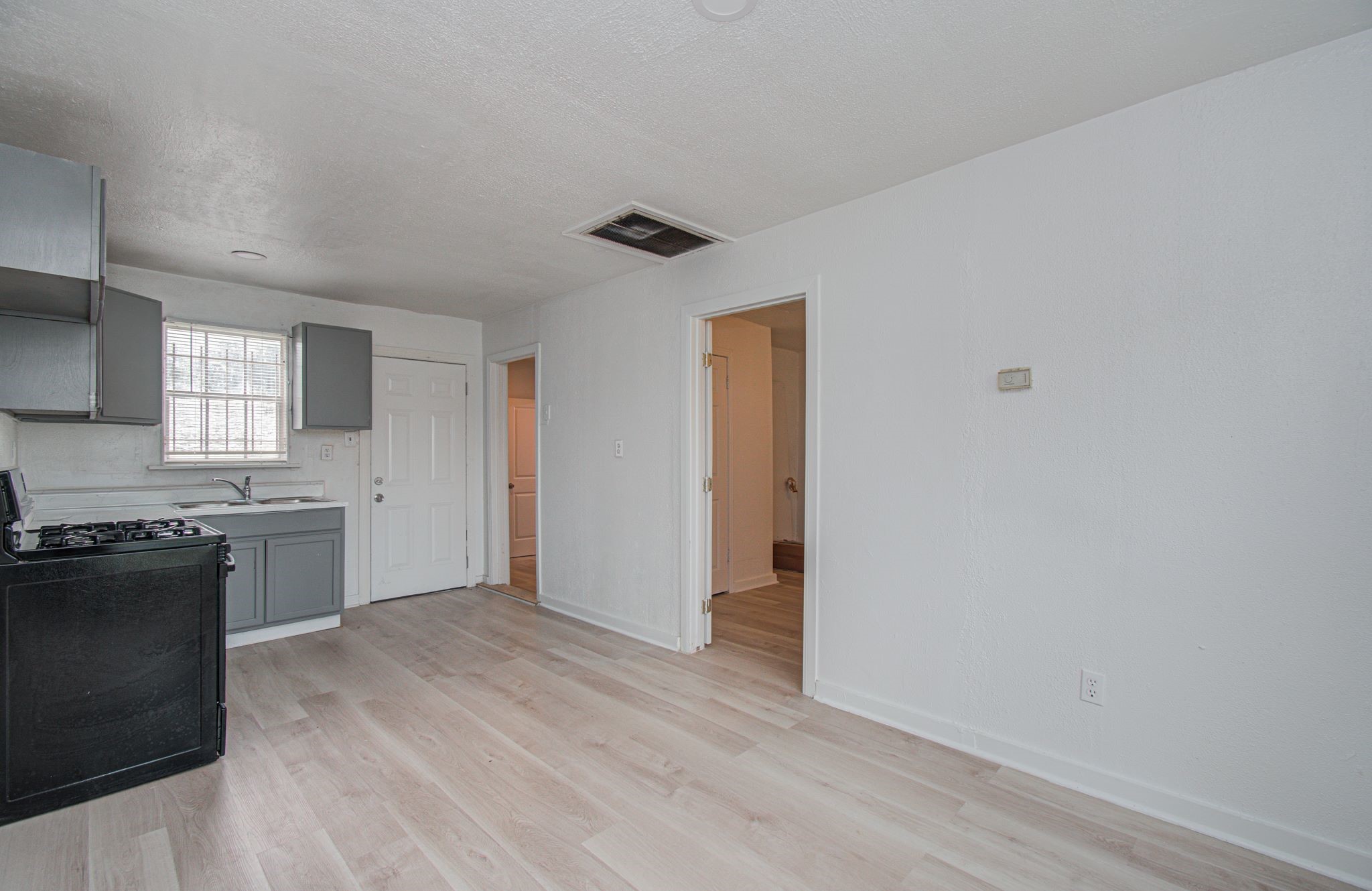 7622 Delavan Drive Property Photo 25