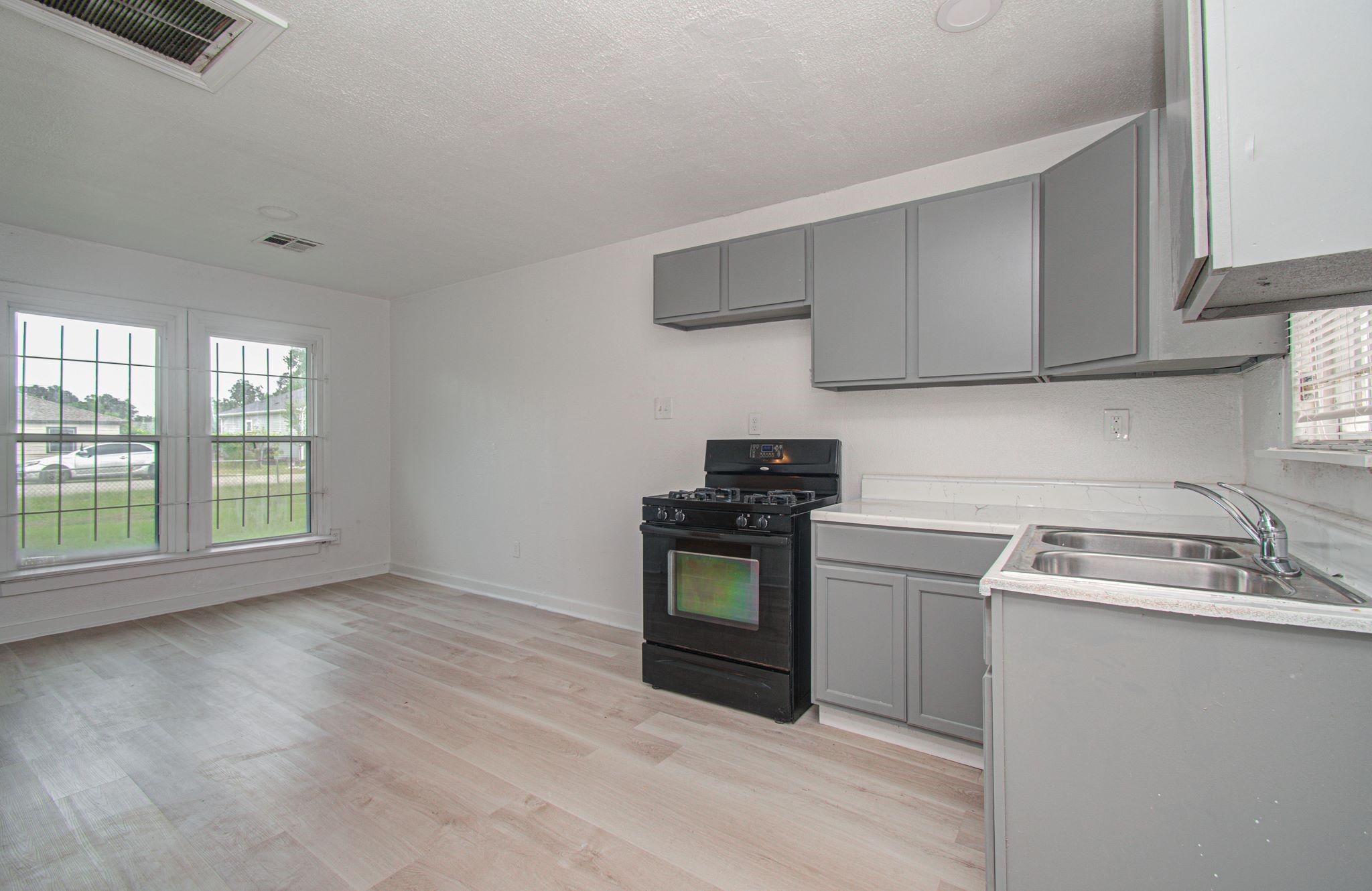 7622 Delavan Drive Property Photo 26