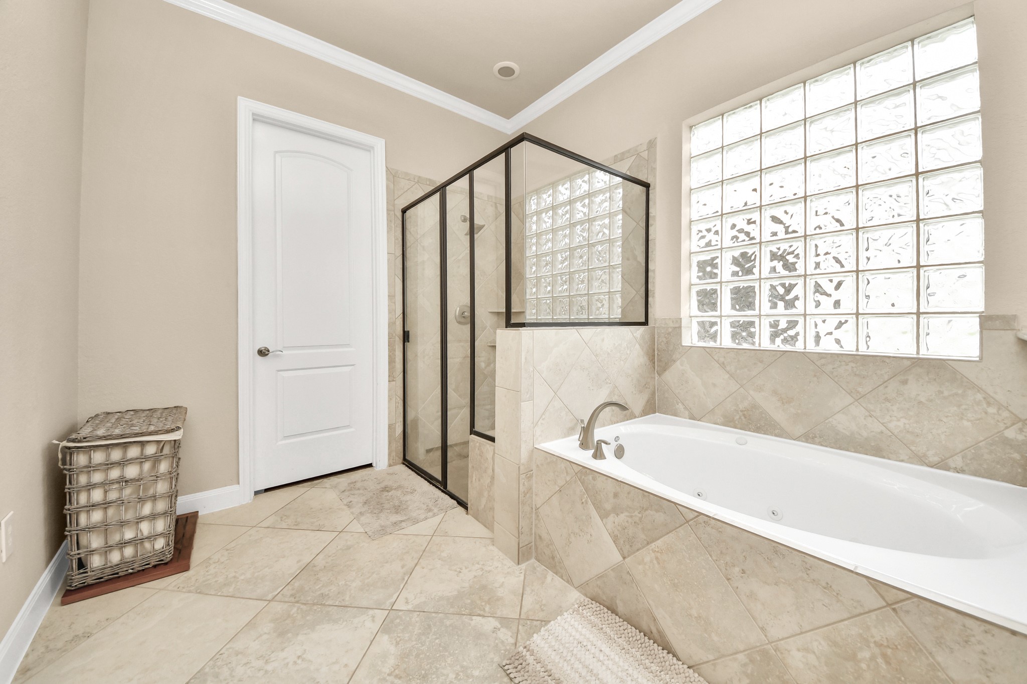 4407 Calvet Forest Drive Property Photo 25