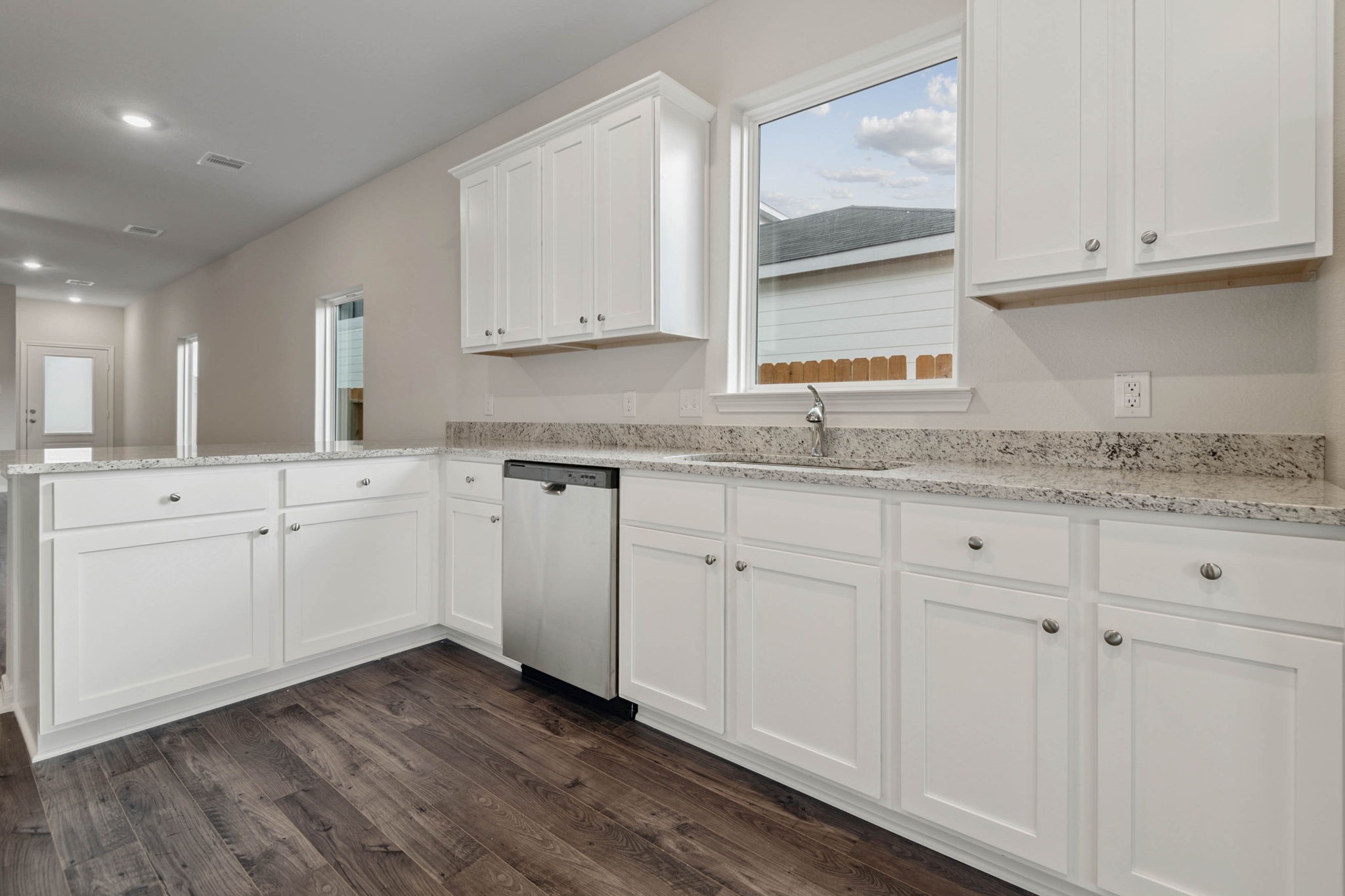 16471 Honeysuckle Hill Drive Property Photo 9