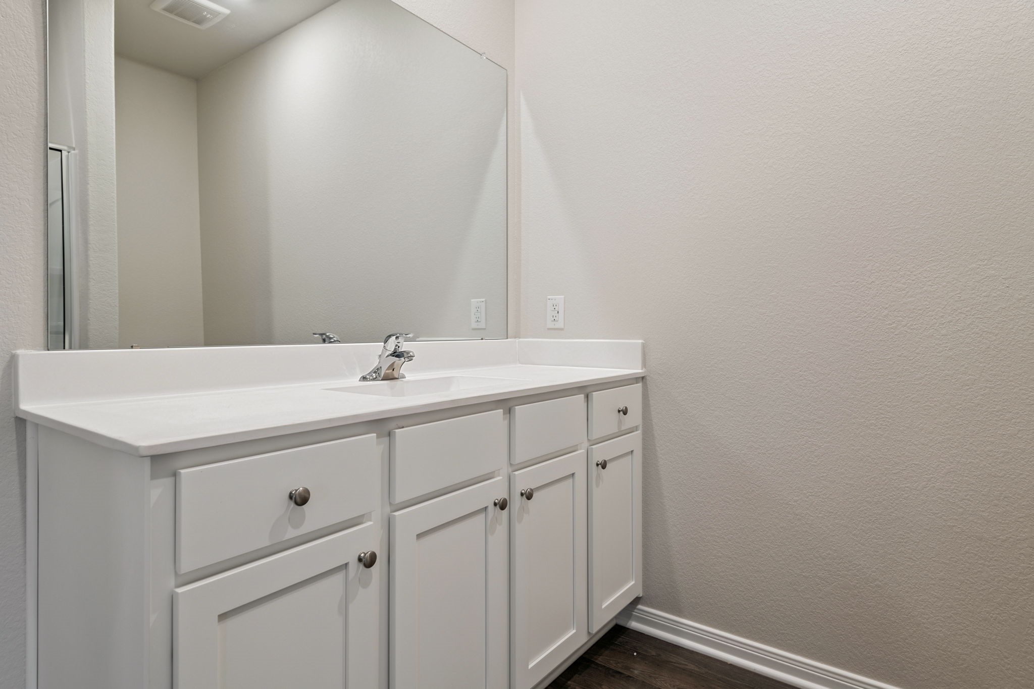 16471 Honeysuckle Hill Drive Property Photo 17