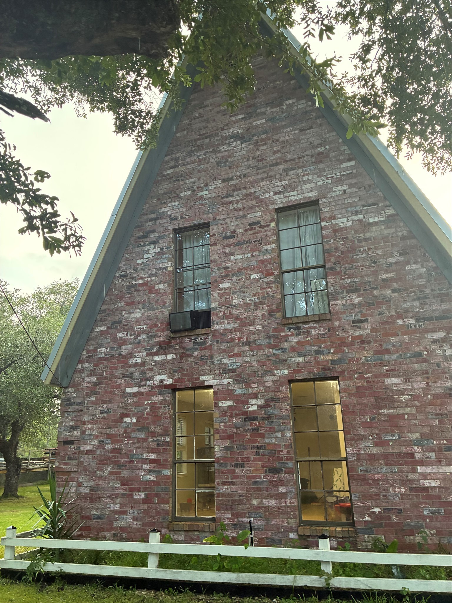 20702 Live Oak Dr Property Photo 5