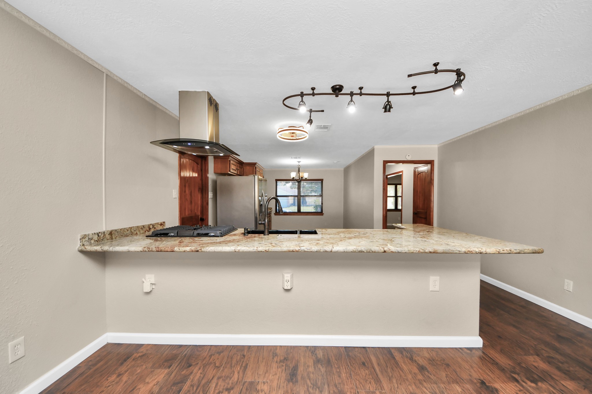 4210 Justin Lane Property Photo 5