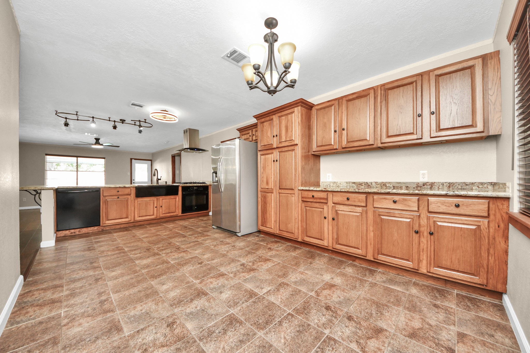 4210 Justin Lane Property Photo 10