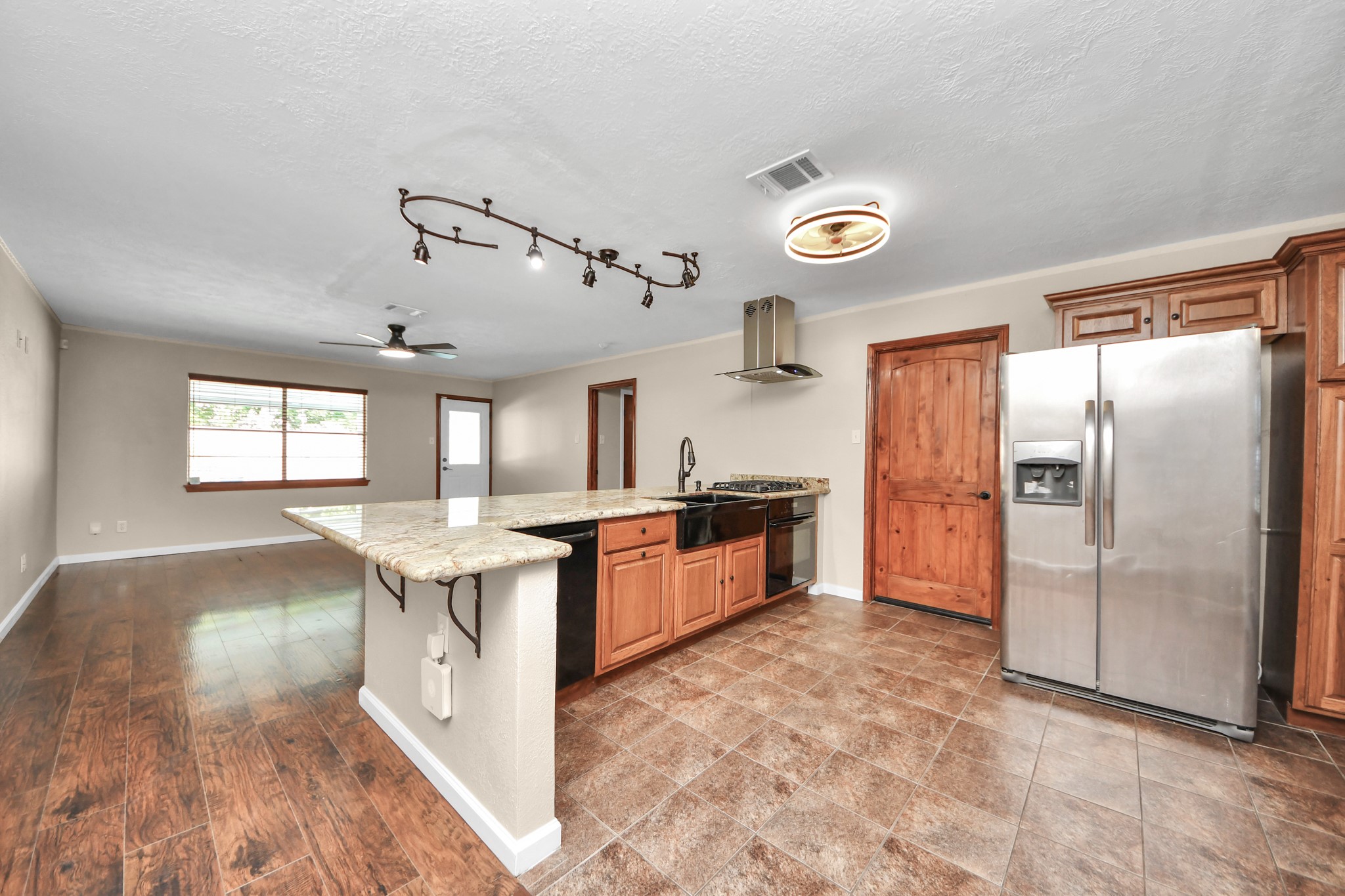 4210 Justin Lane Property Photo 11