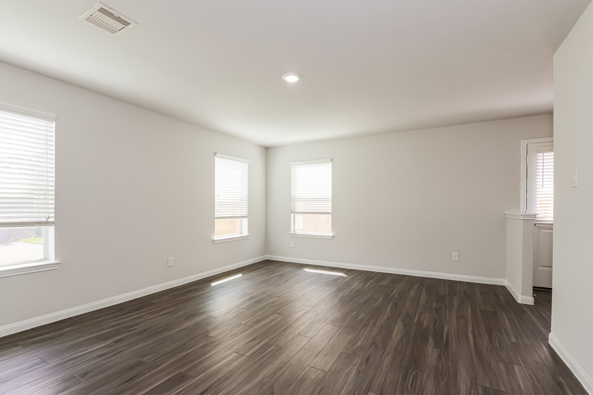 2438 Gibbs Bend Court Property Photo 7