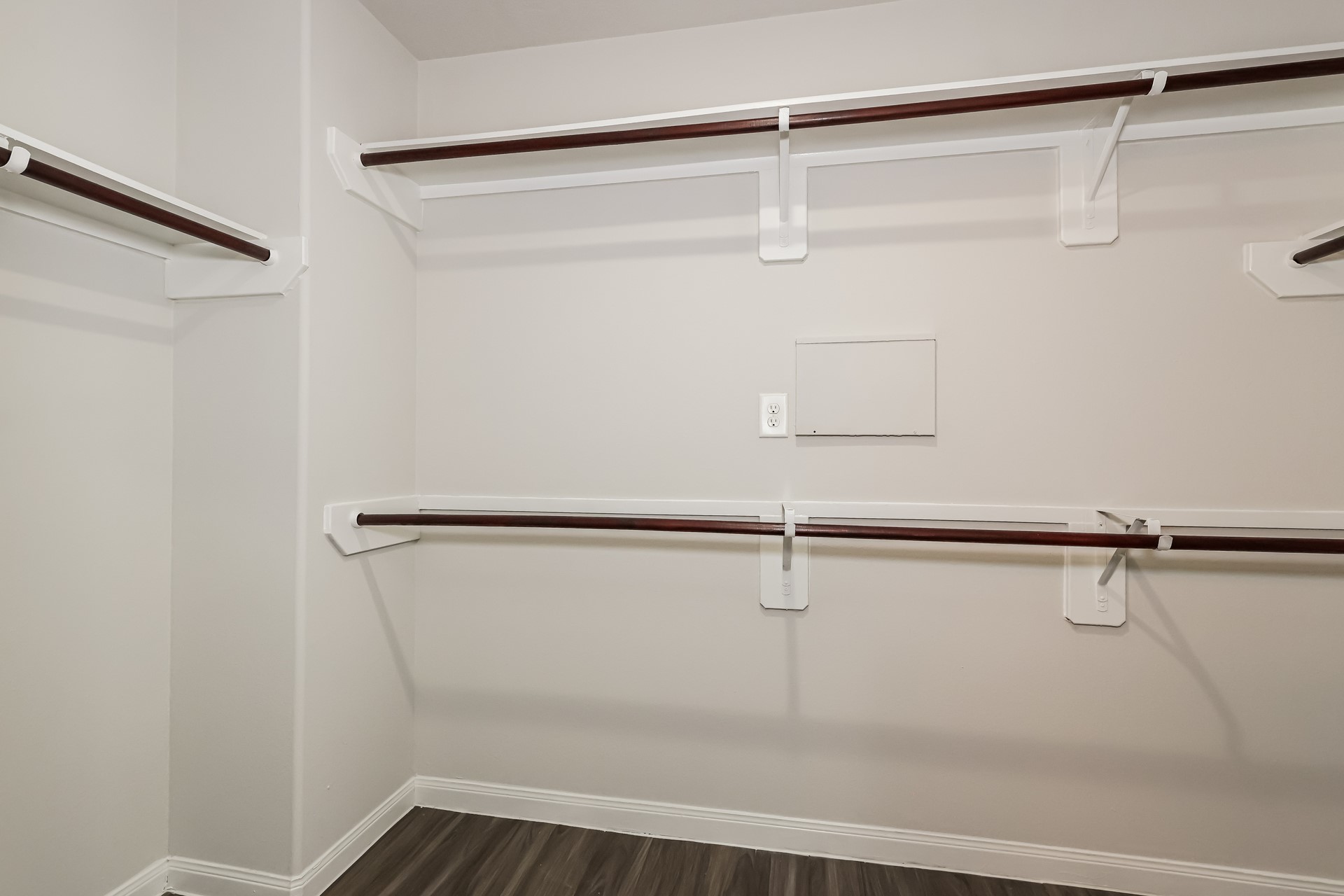 2438 Gibbs Bend Court Property Photo 15