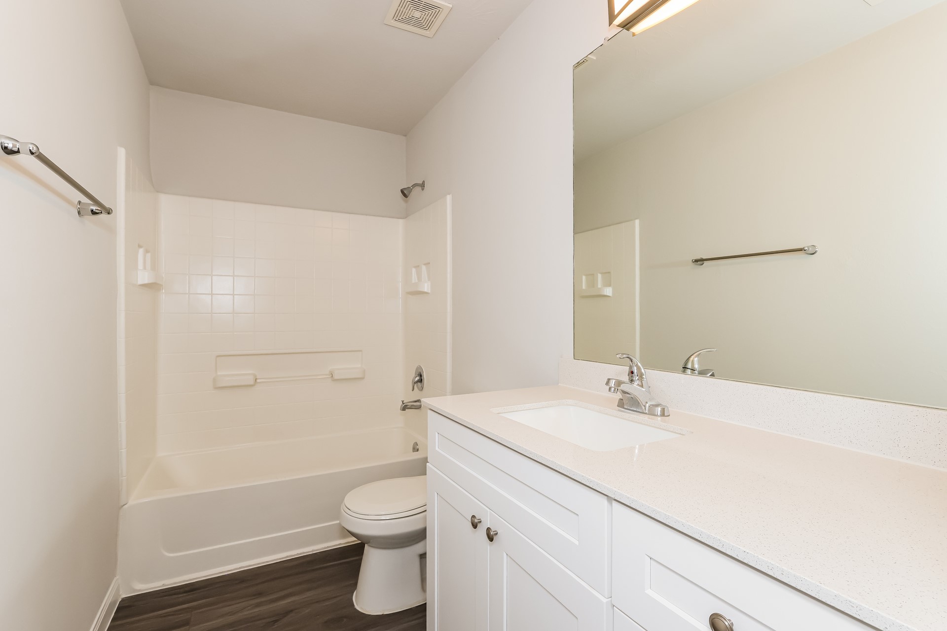 2438 Gibbs Bend Court Property Photo 16
