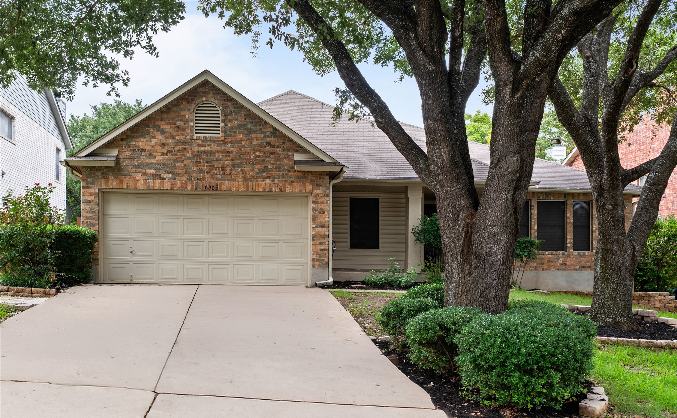 10905 Claywood Drive Property Photo 6