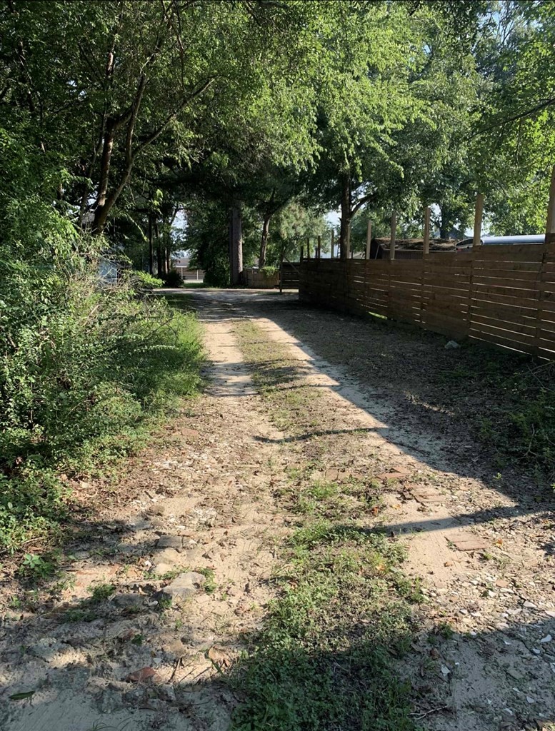 423 3rd Street Property Photo 18