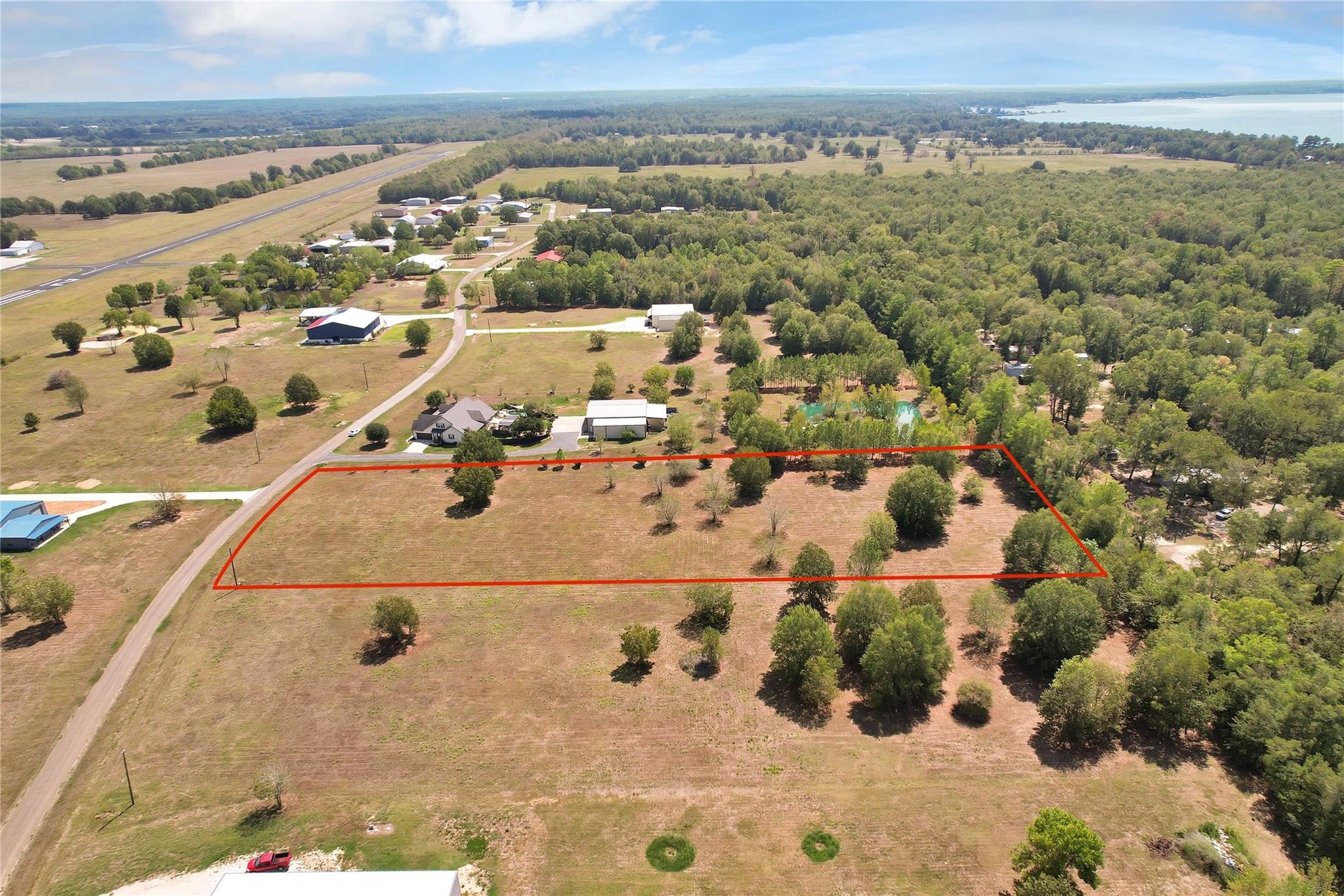 L8 Air Park Drive Property Photo 6