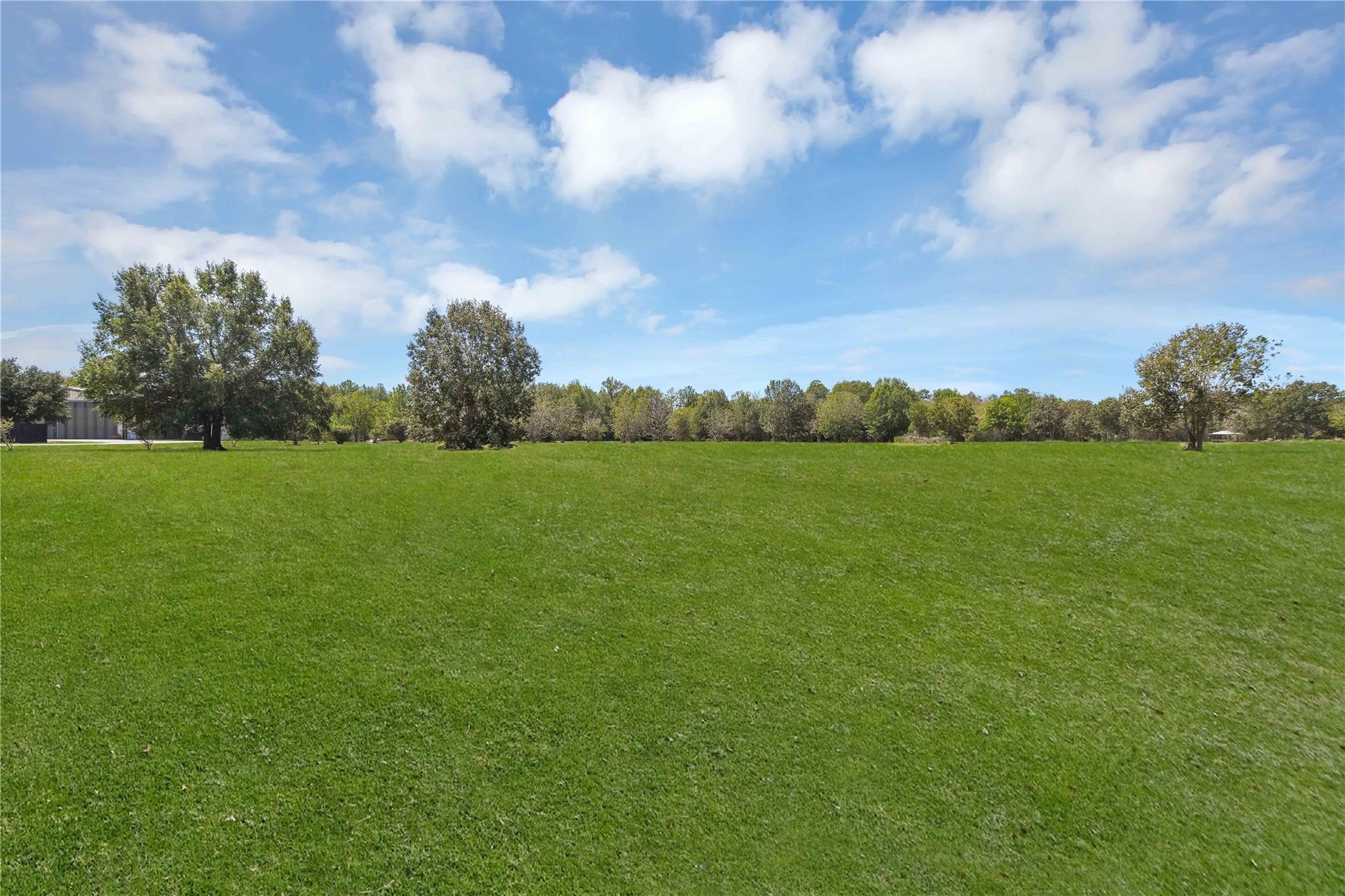 L8 Air Park Drive Property Photo 12