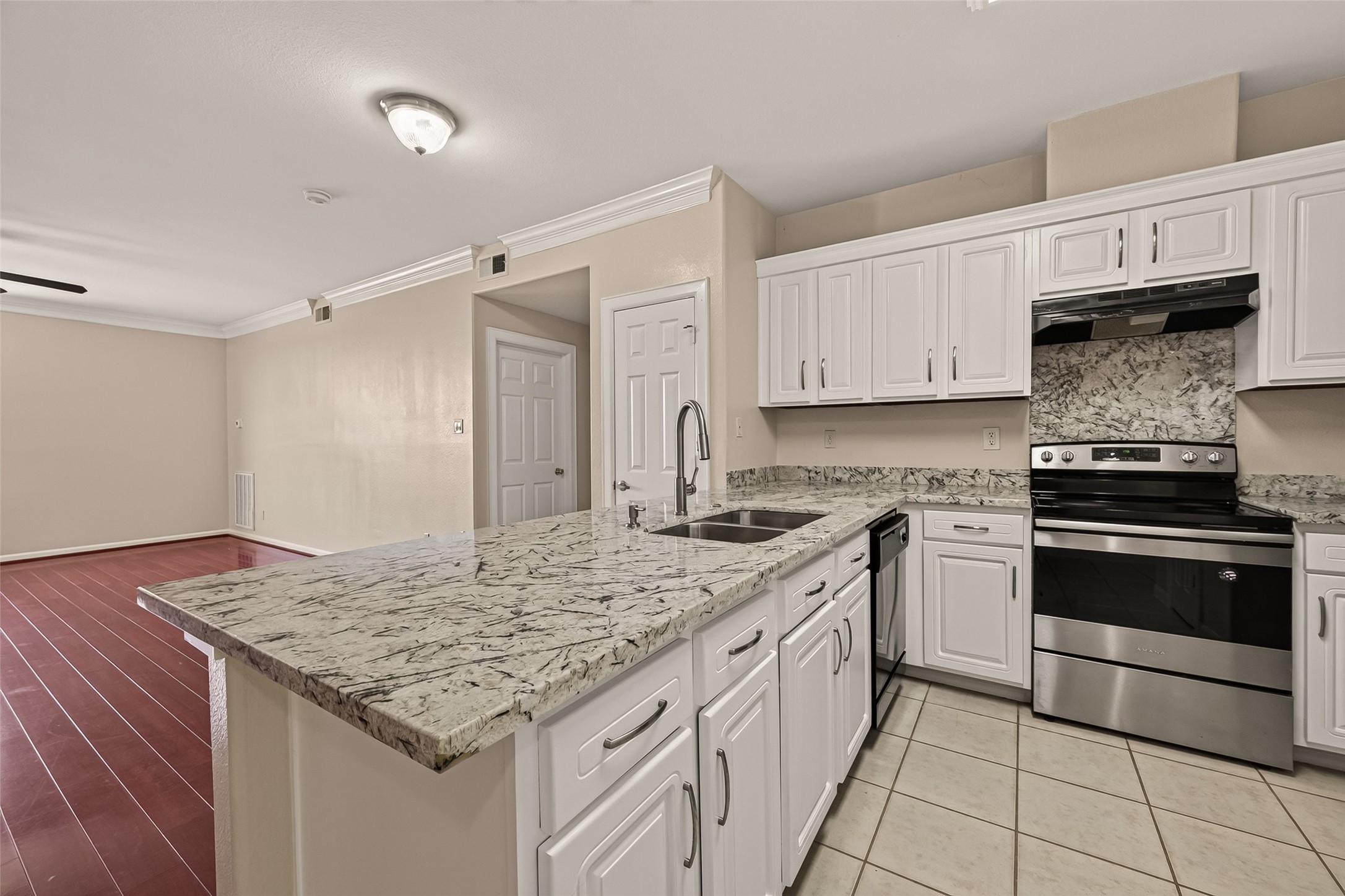 6633 W Sam Houston Parkway S 3c Property Photo 1