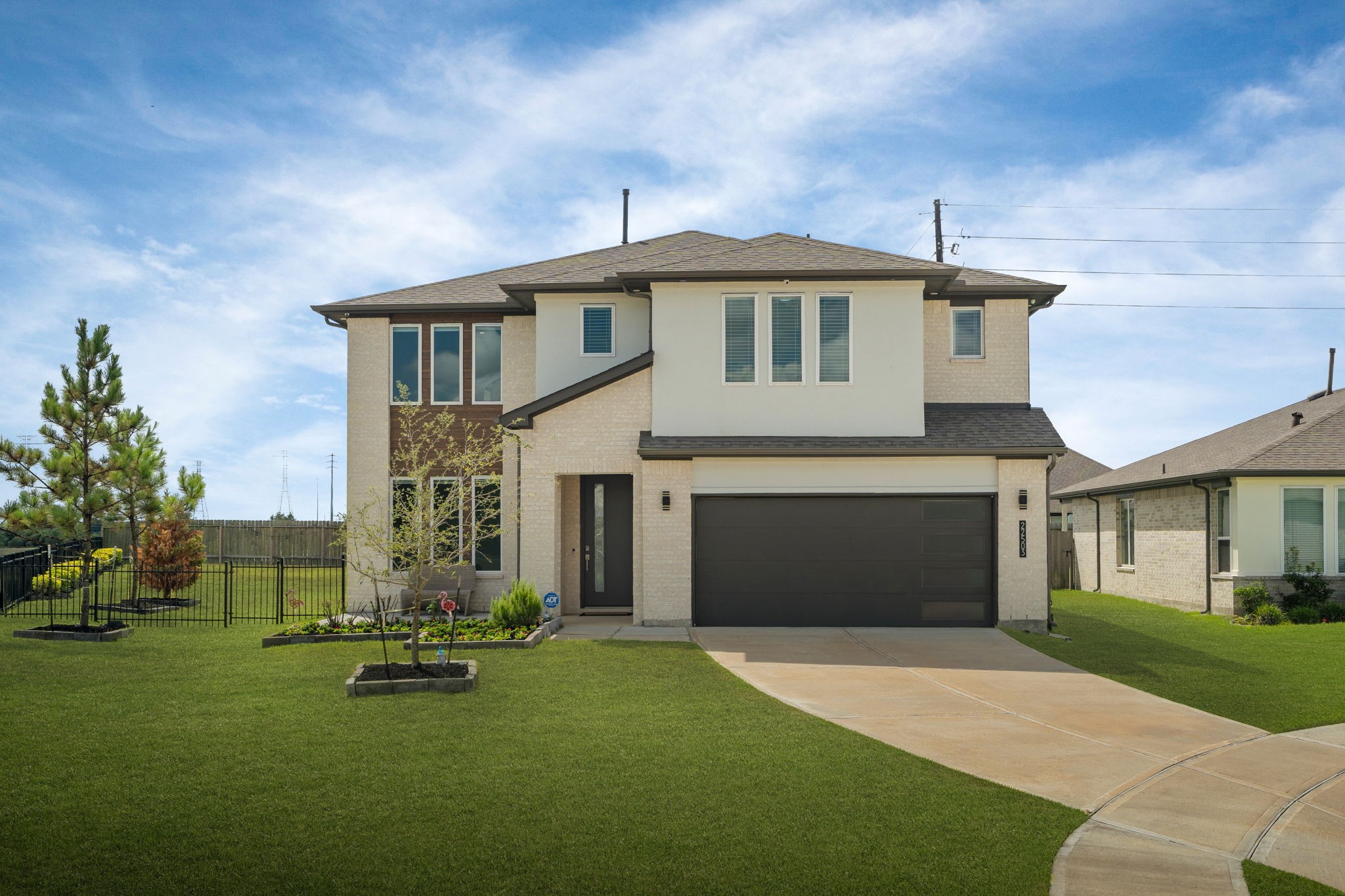 22503 Modica Rift Lane Property Photo 1