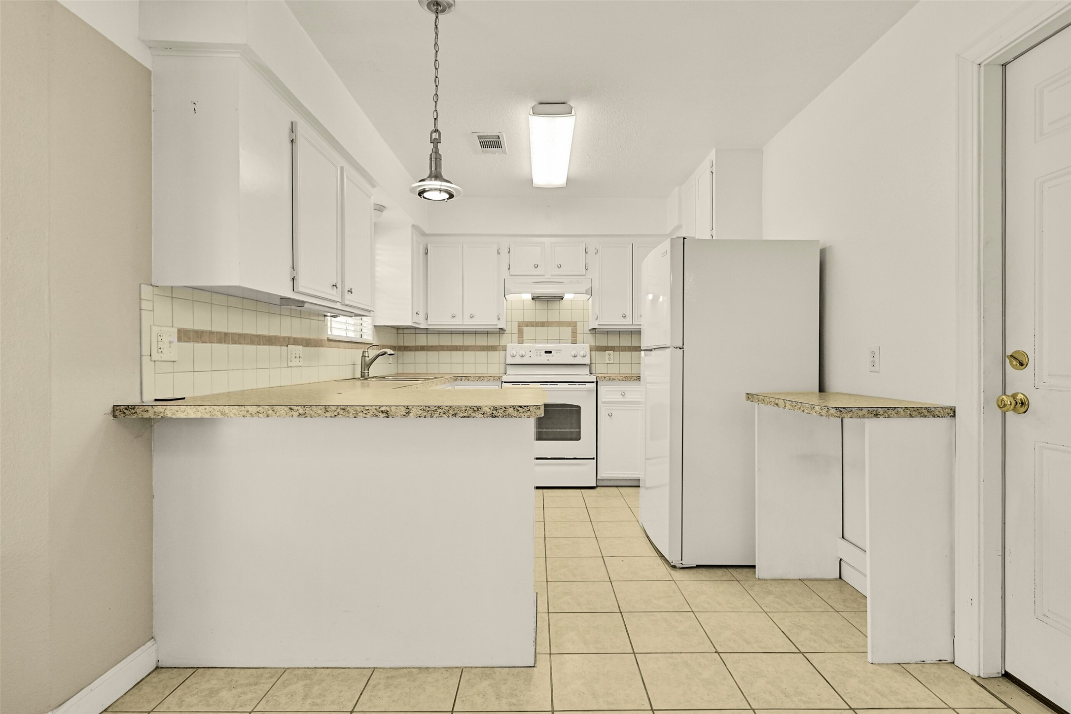 2003 Kingsway Drive Property Photo 12