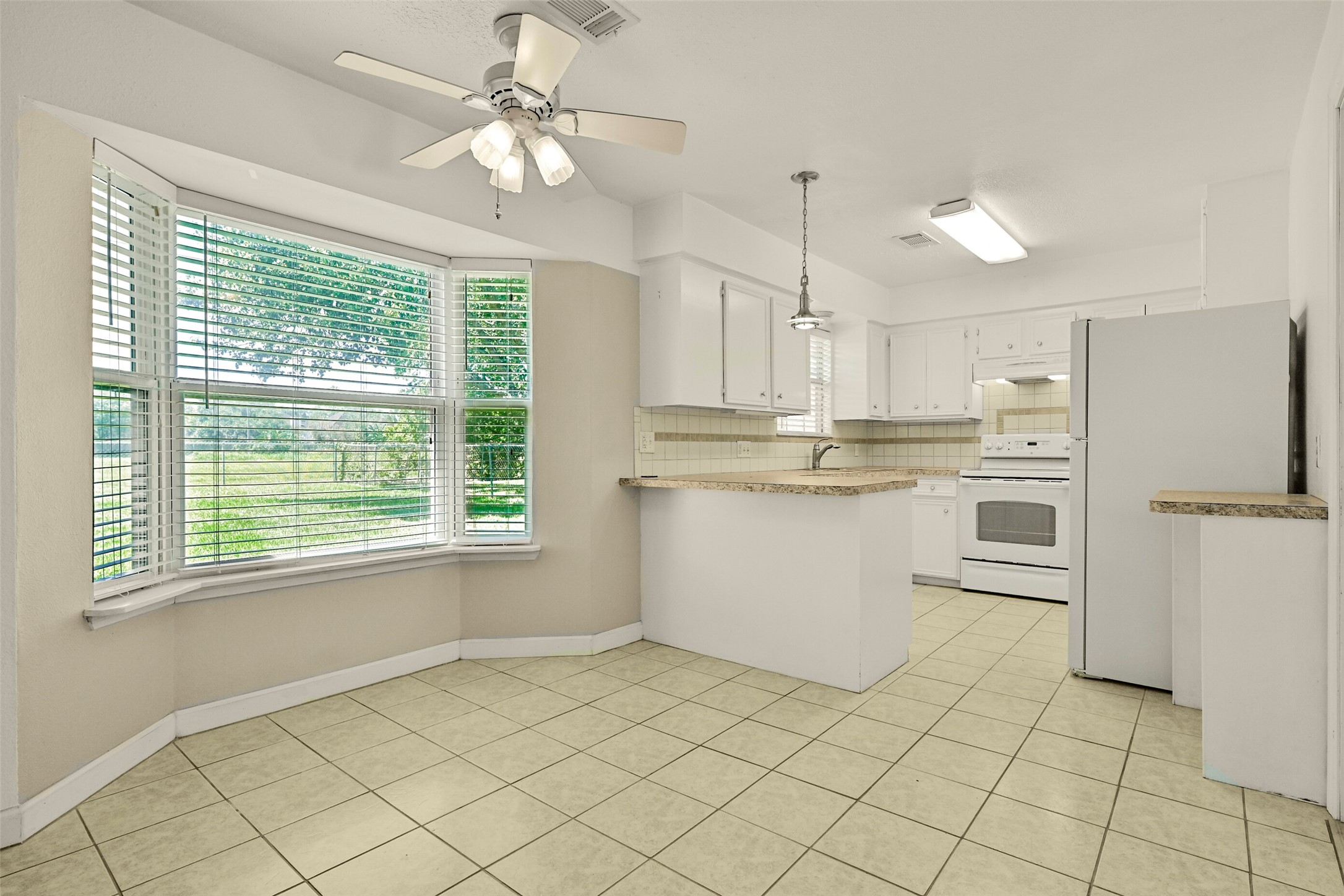 2003 Kingsway Drive Property Photo 15