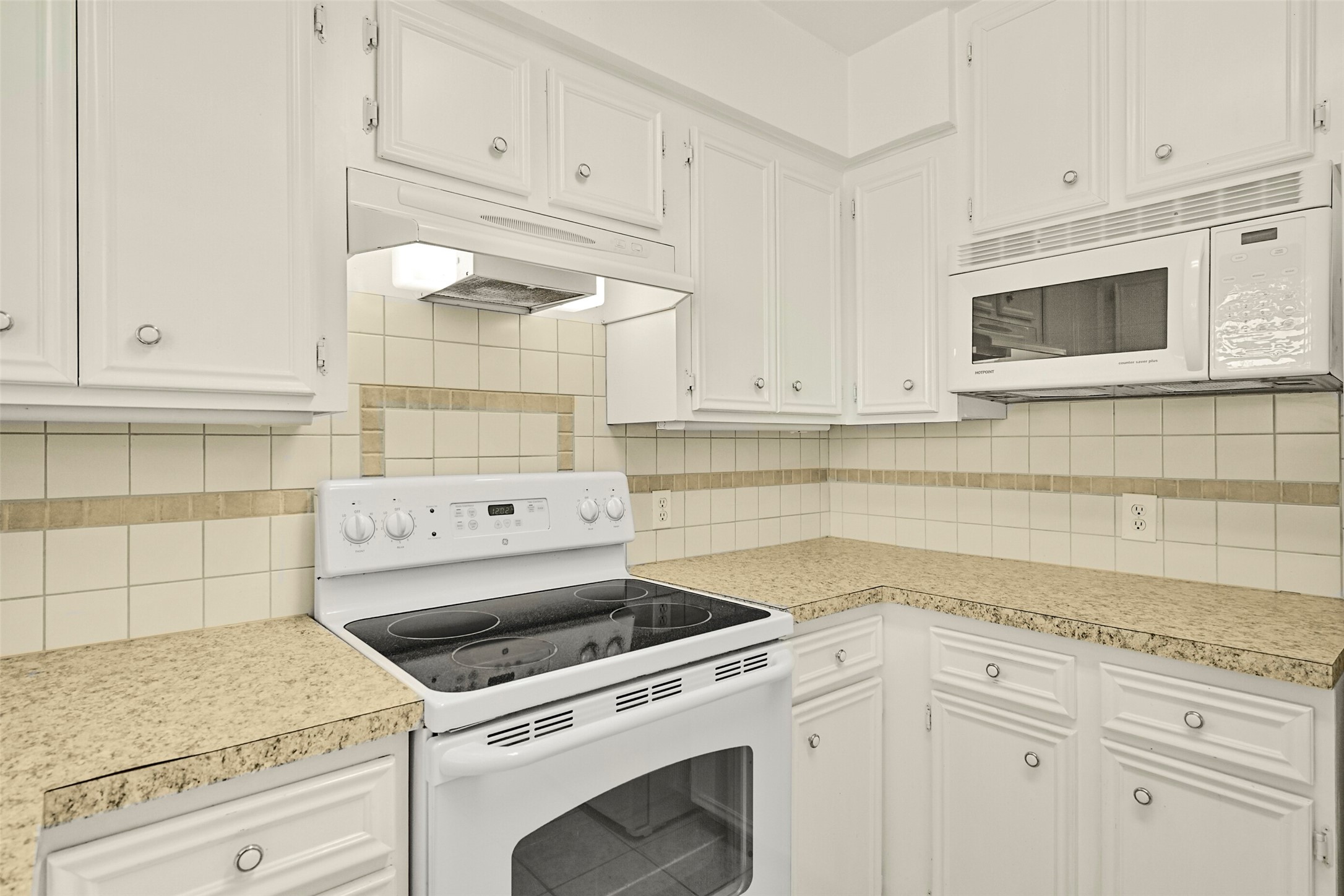 2003 Kingsway Drive Property Photo 16