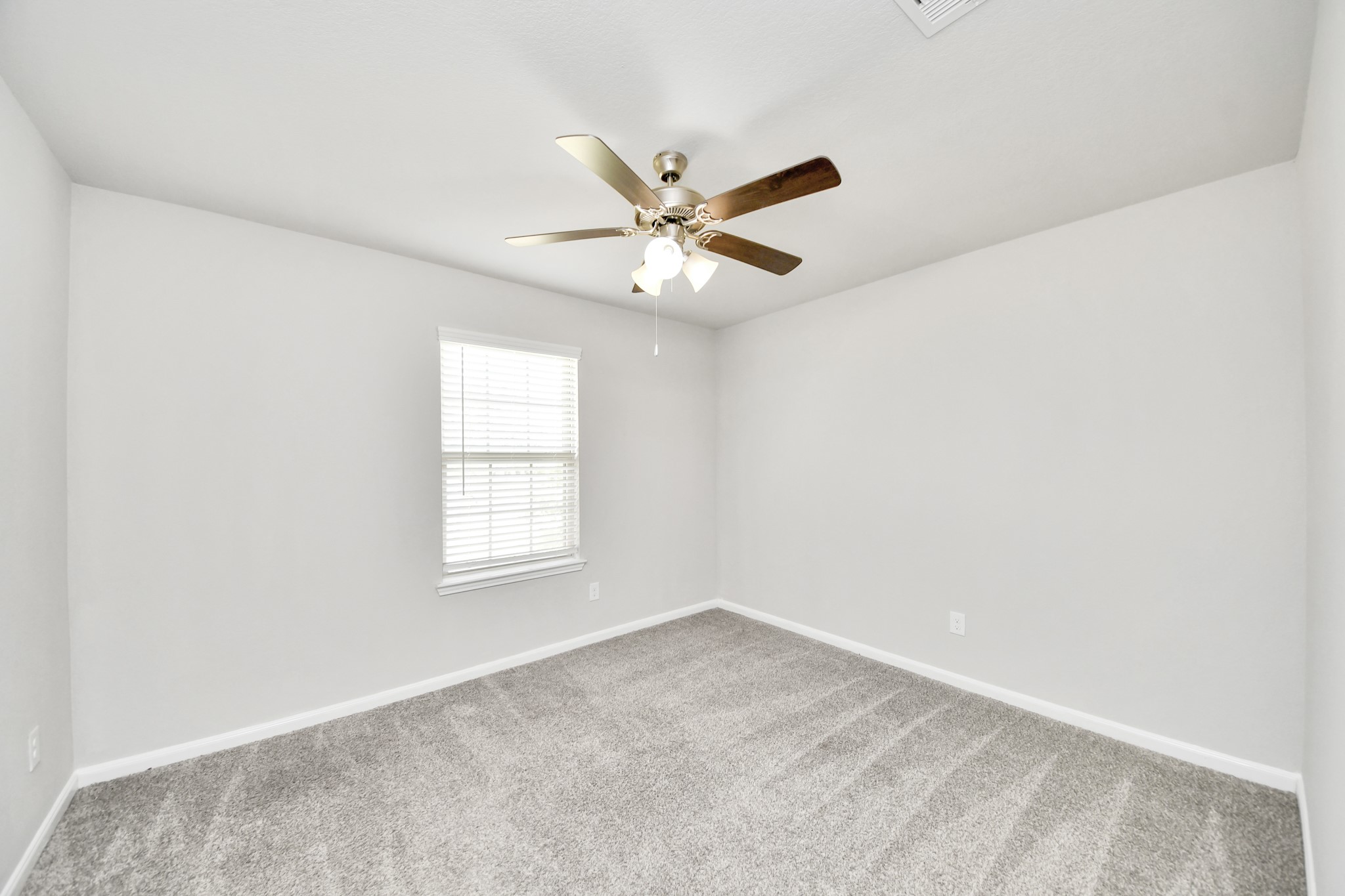 3314 Zephyr Park Ln Property Photo 6