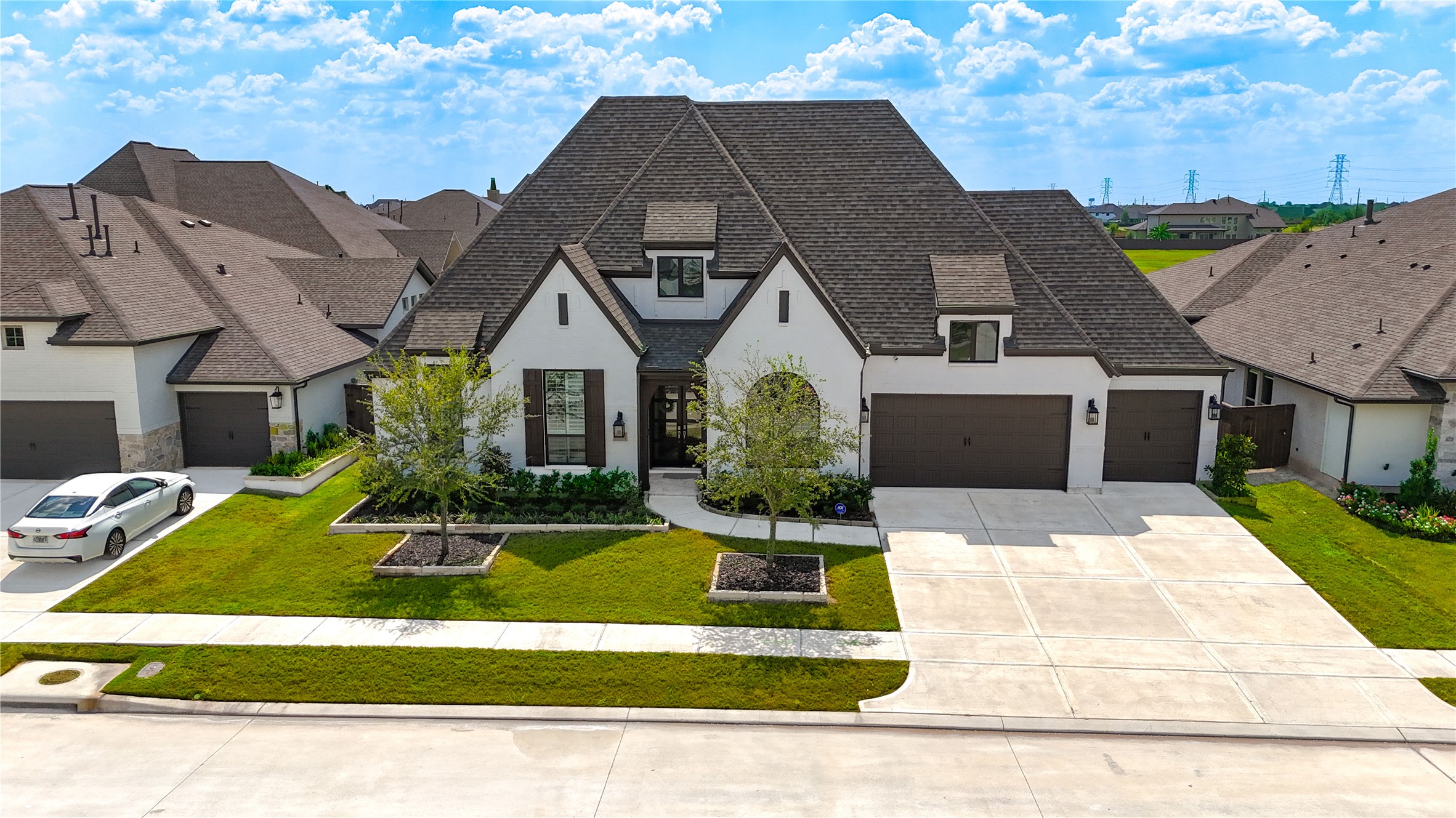 6811 Mirabeau Lane Property Photo 3