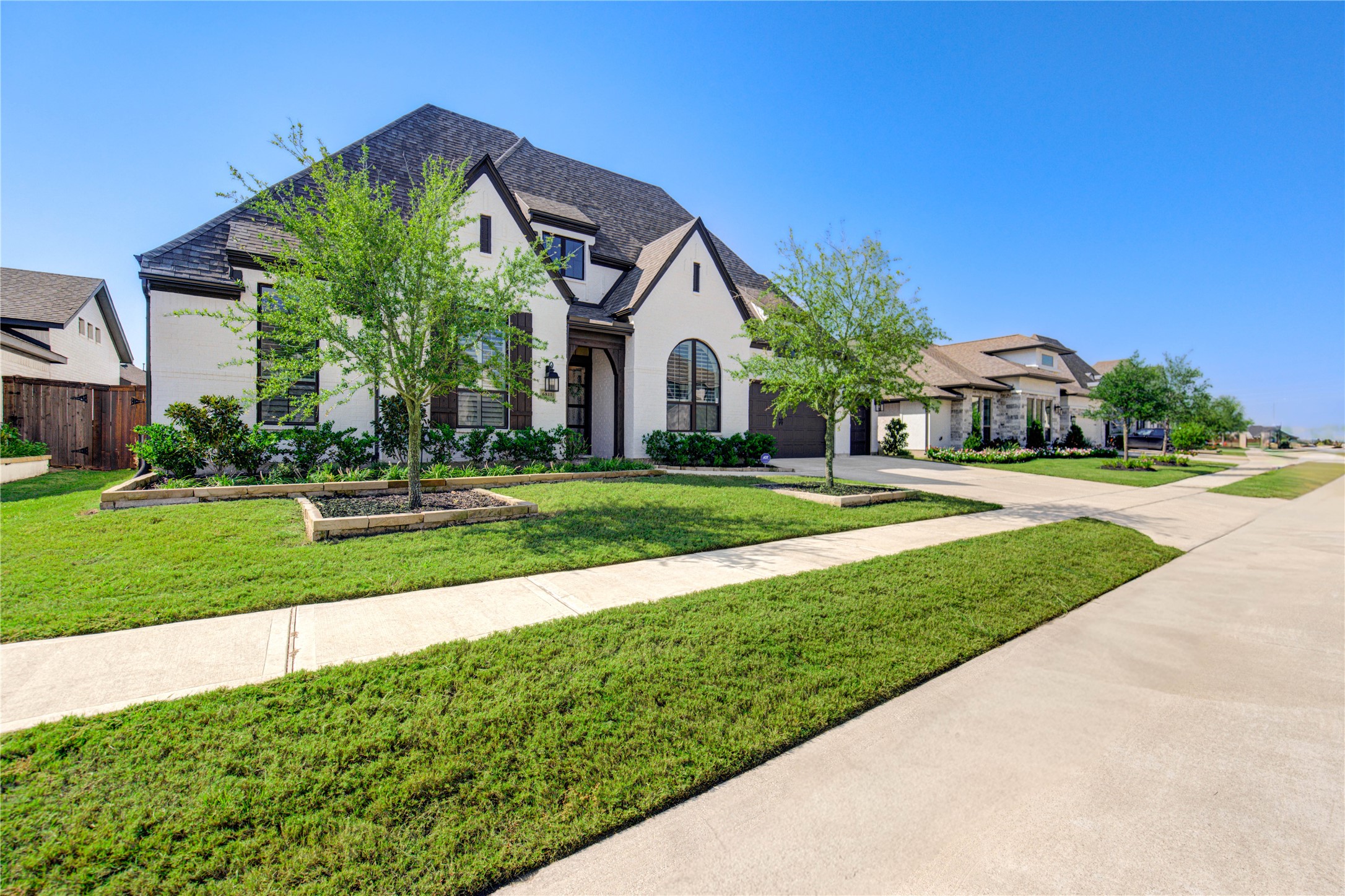 6811 Mirabeau Lane Property Photo 4