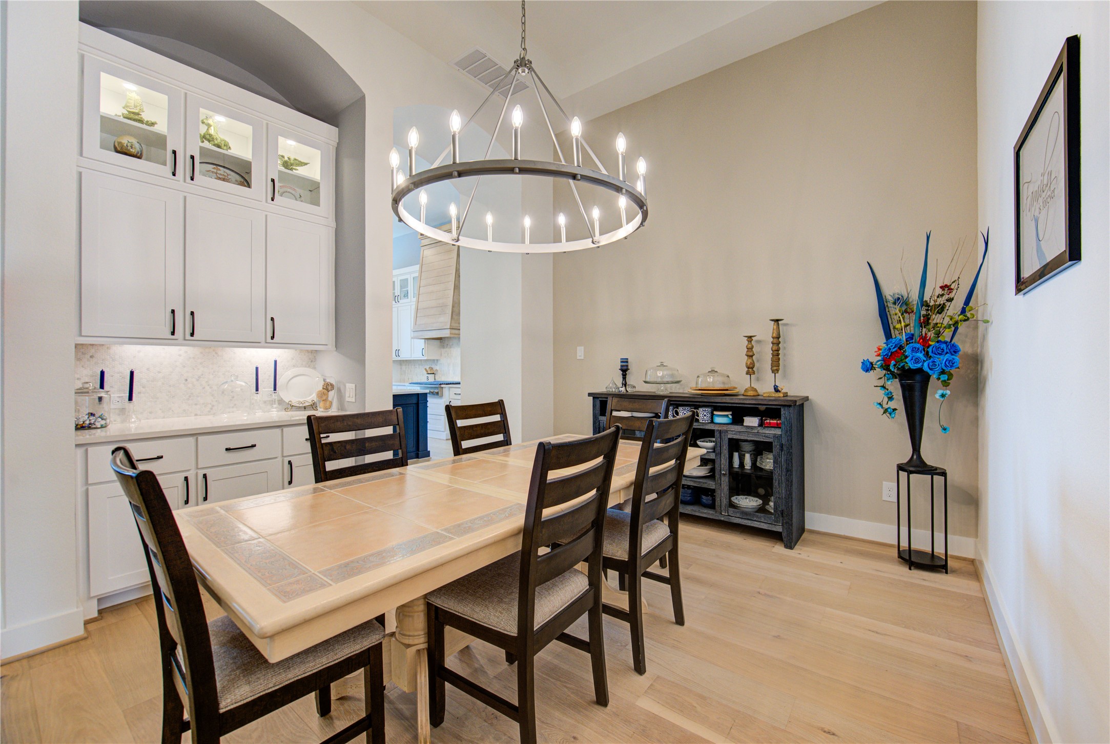 6811 Mirabeau Lane Property Photo 10