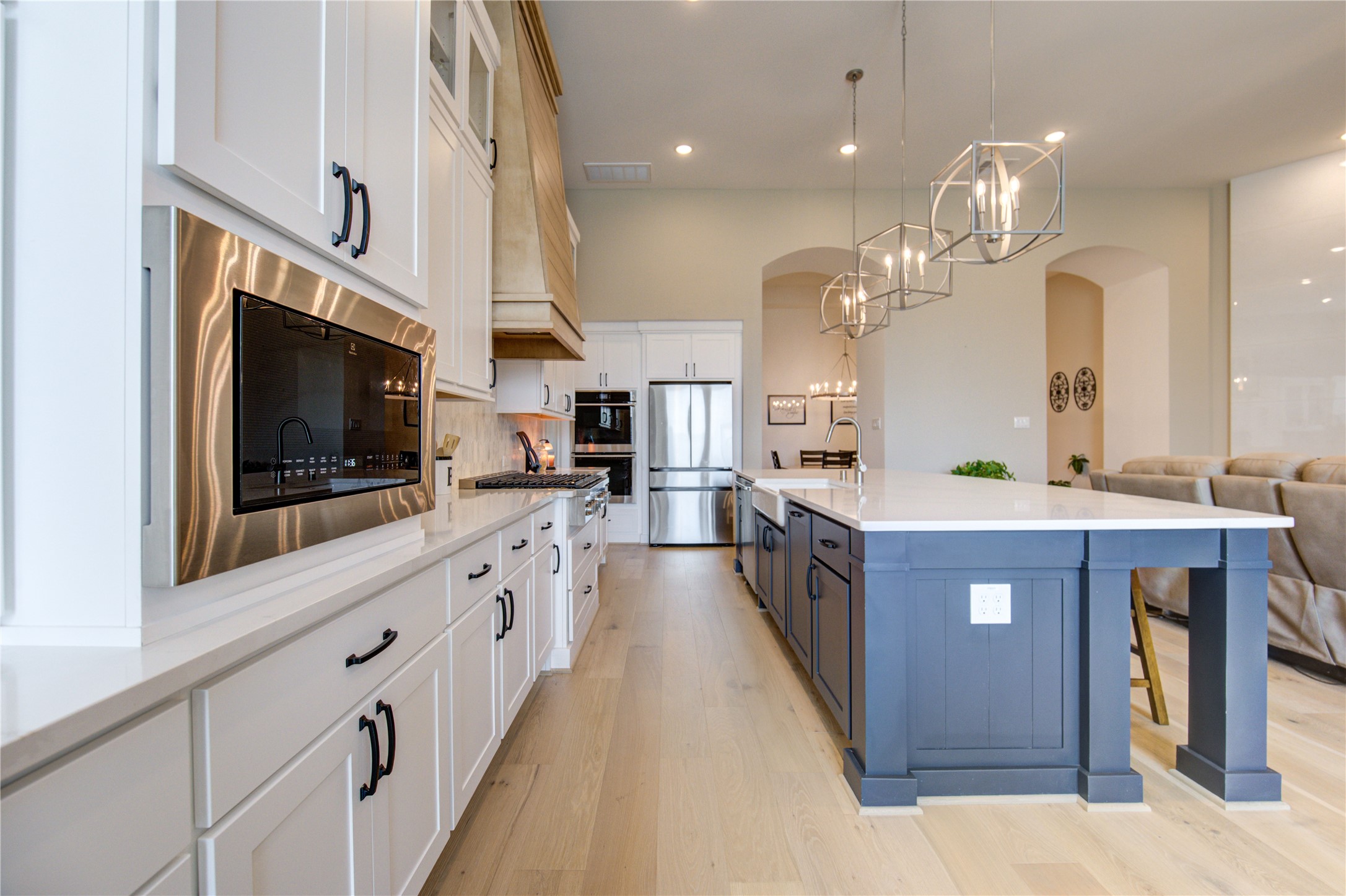 6811 Mirabeau Lane Property Photo 12