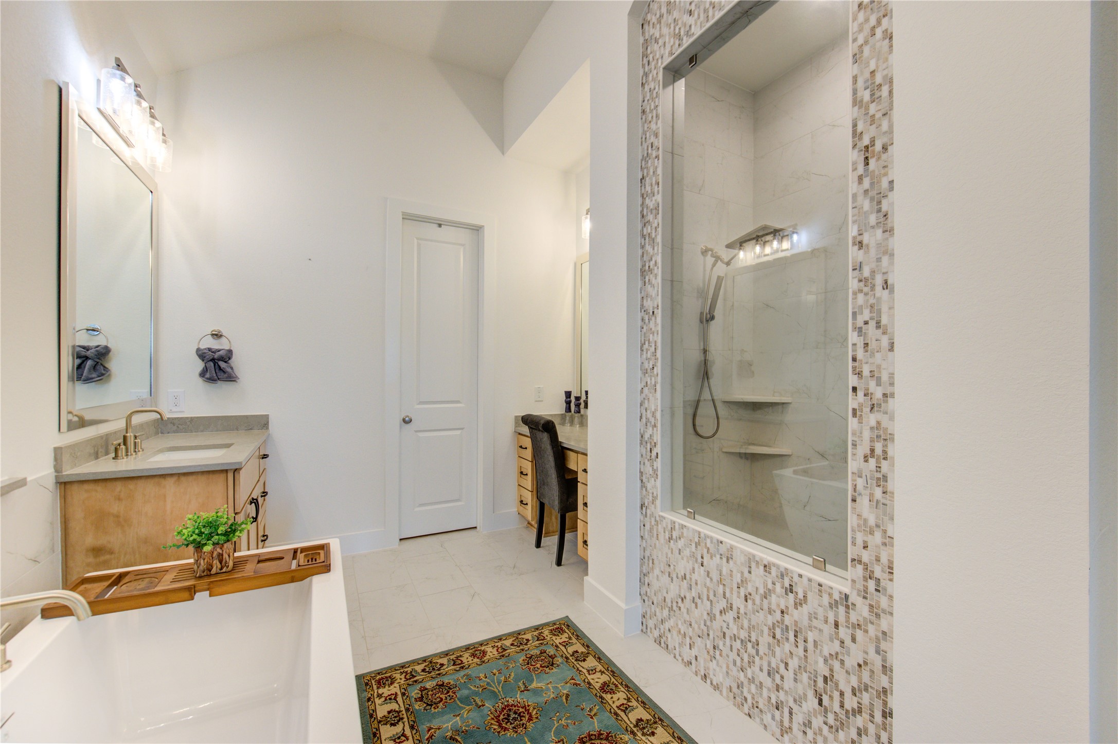 6811 Mirabeau Lane Property Photo 21