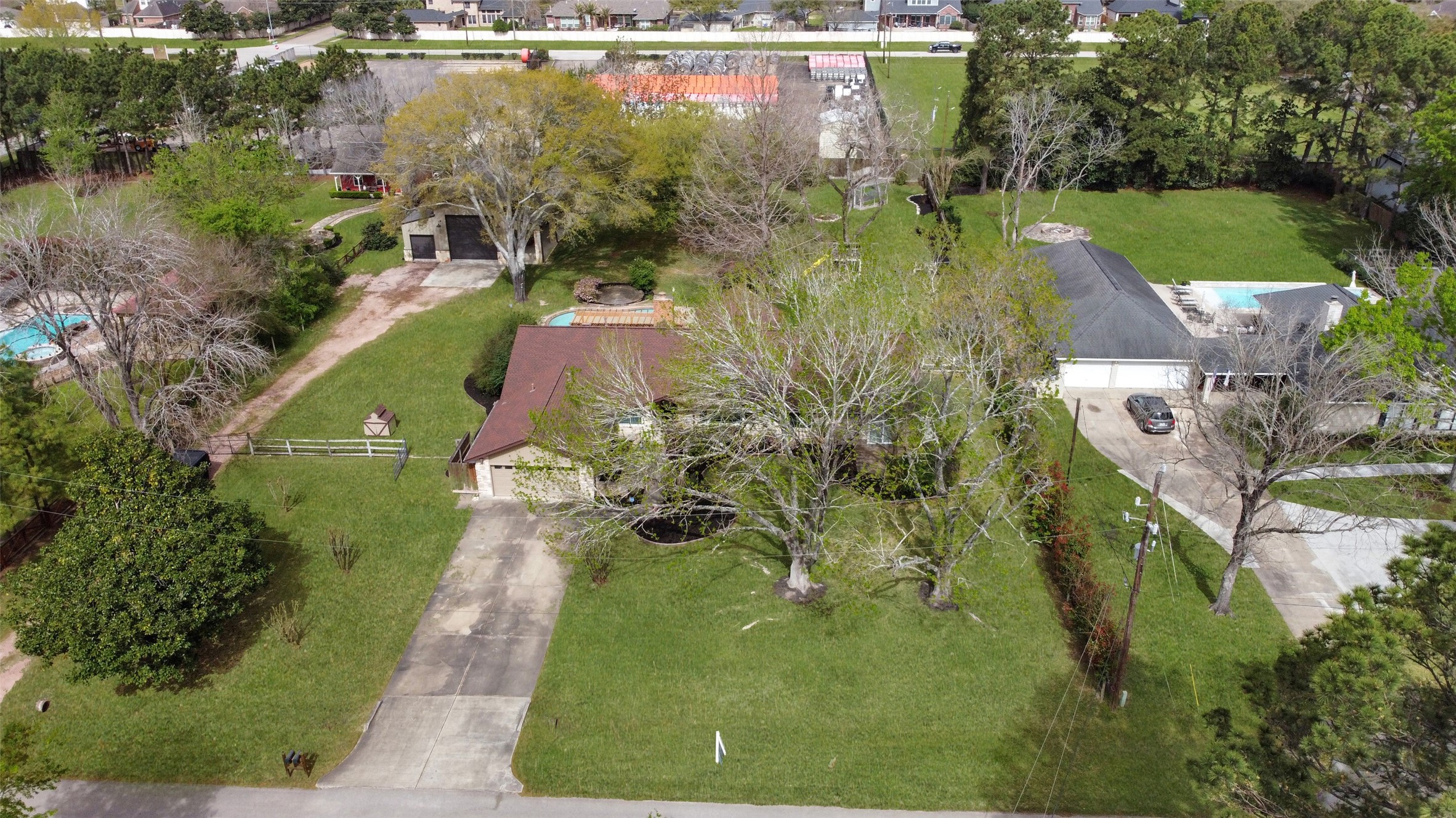 2711 N Saddlebrook Lane Property Photo