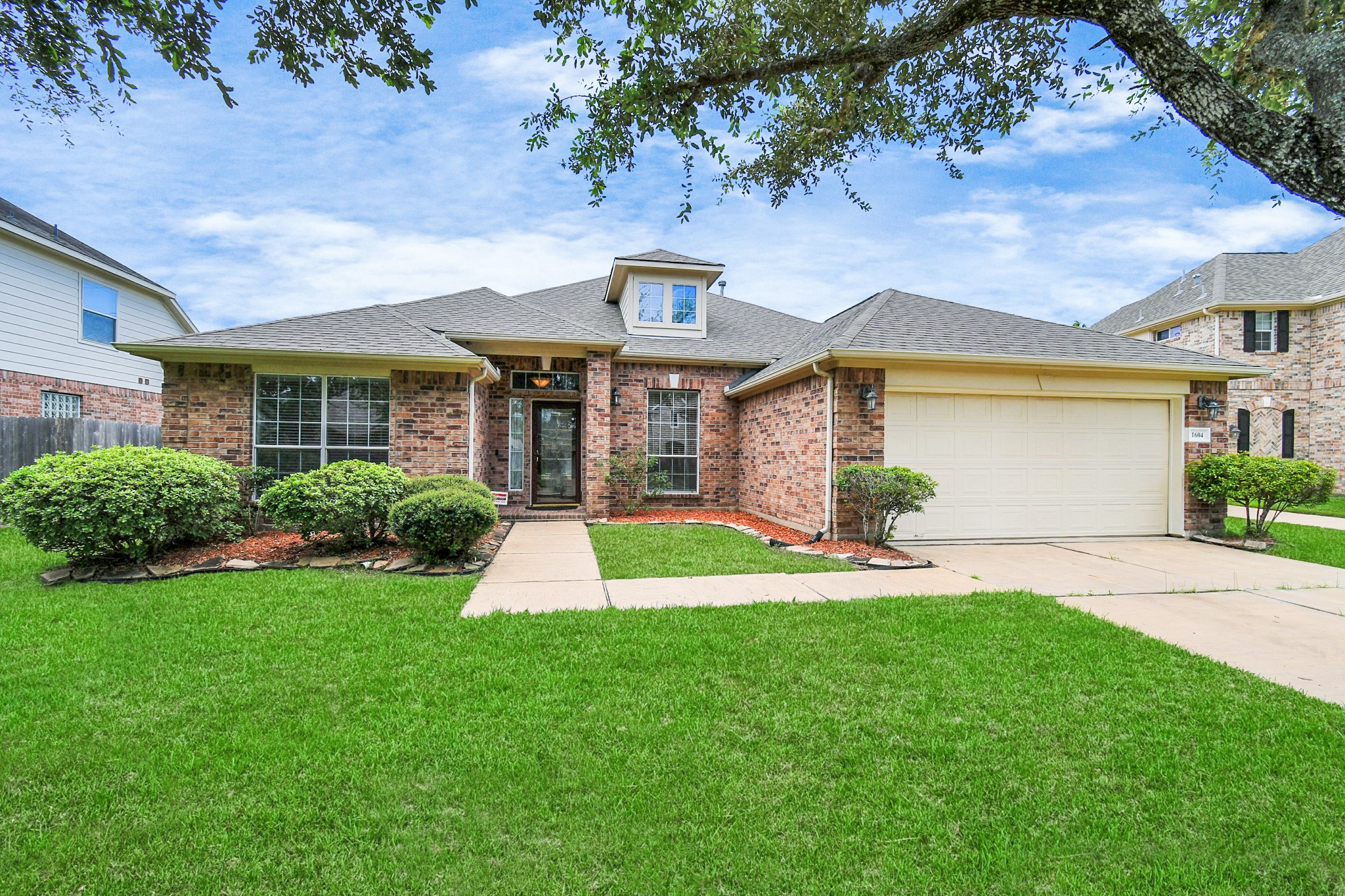 1604 Spring Glen Lane Property Photo 1