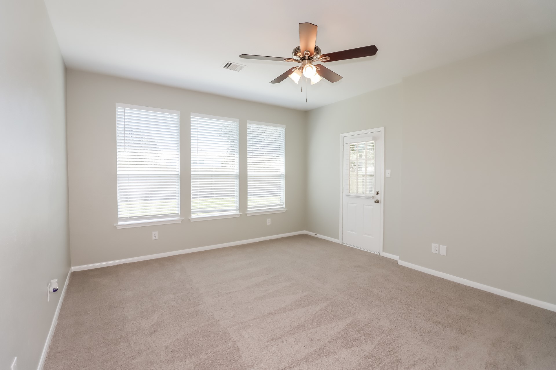 11319 Sandermeyer Drive Property Photo 9