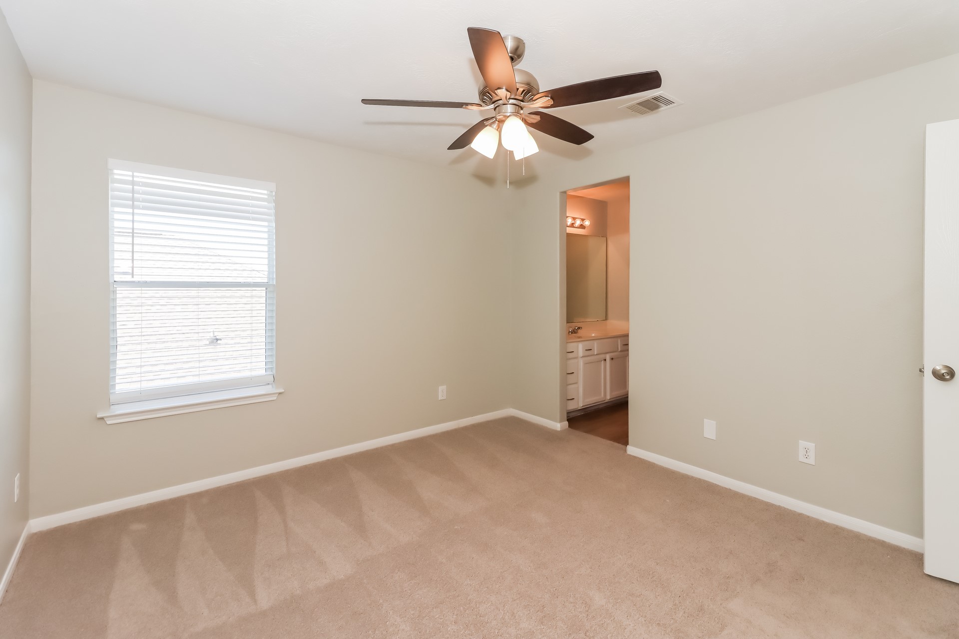 11319 Sandermeyer Drive Property Photo 12