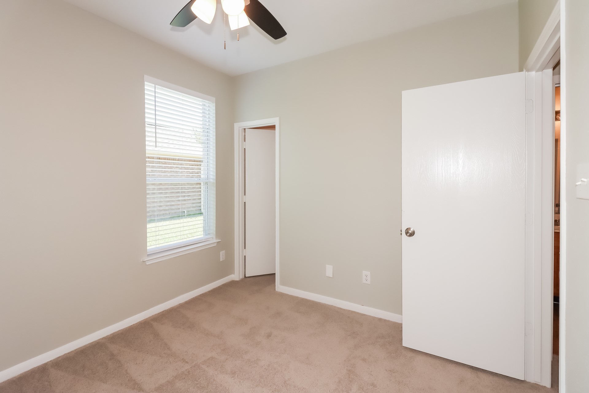 11319 Sandermeyer Drive Property Photo 14