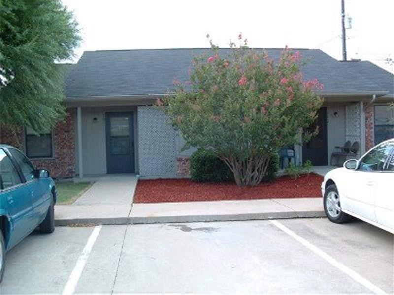 108 W 8th Street Property Photo 1