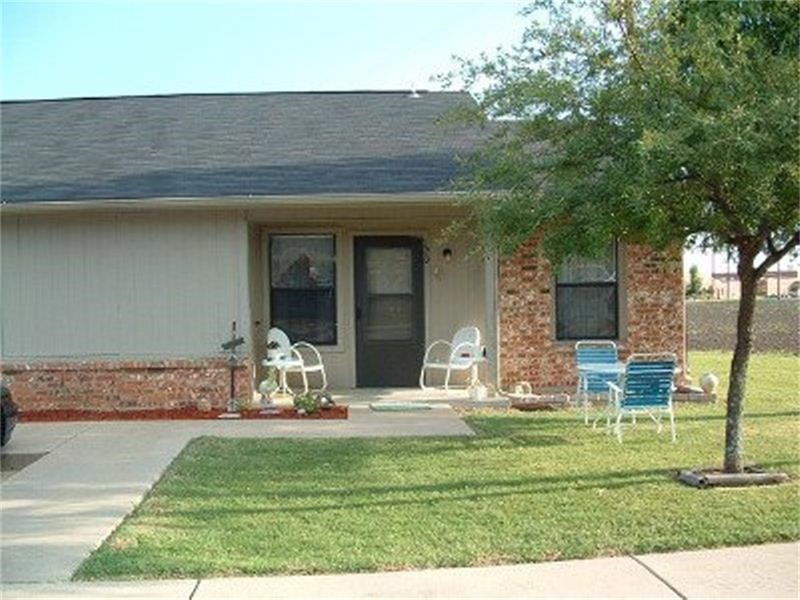108 W 8th Street Property Photo 4