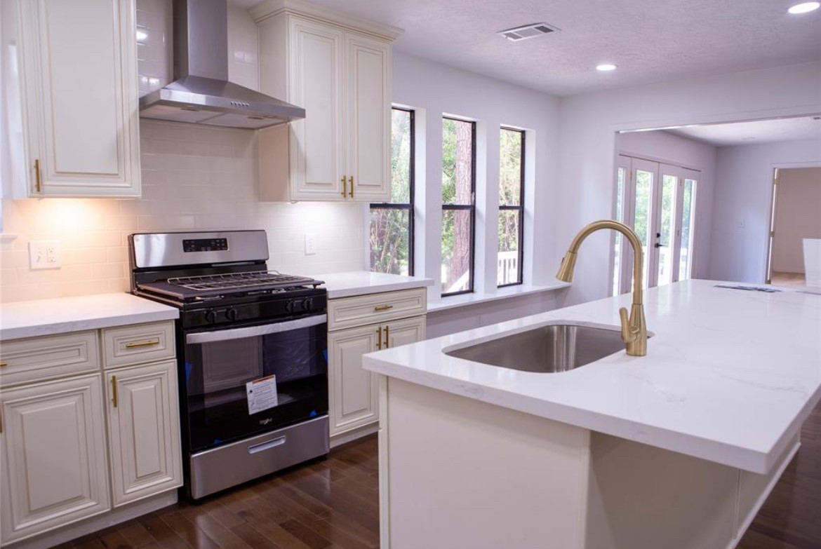 1710 Hill Top Lane Property Photo 3