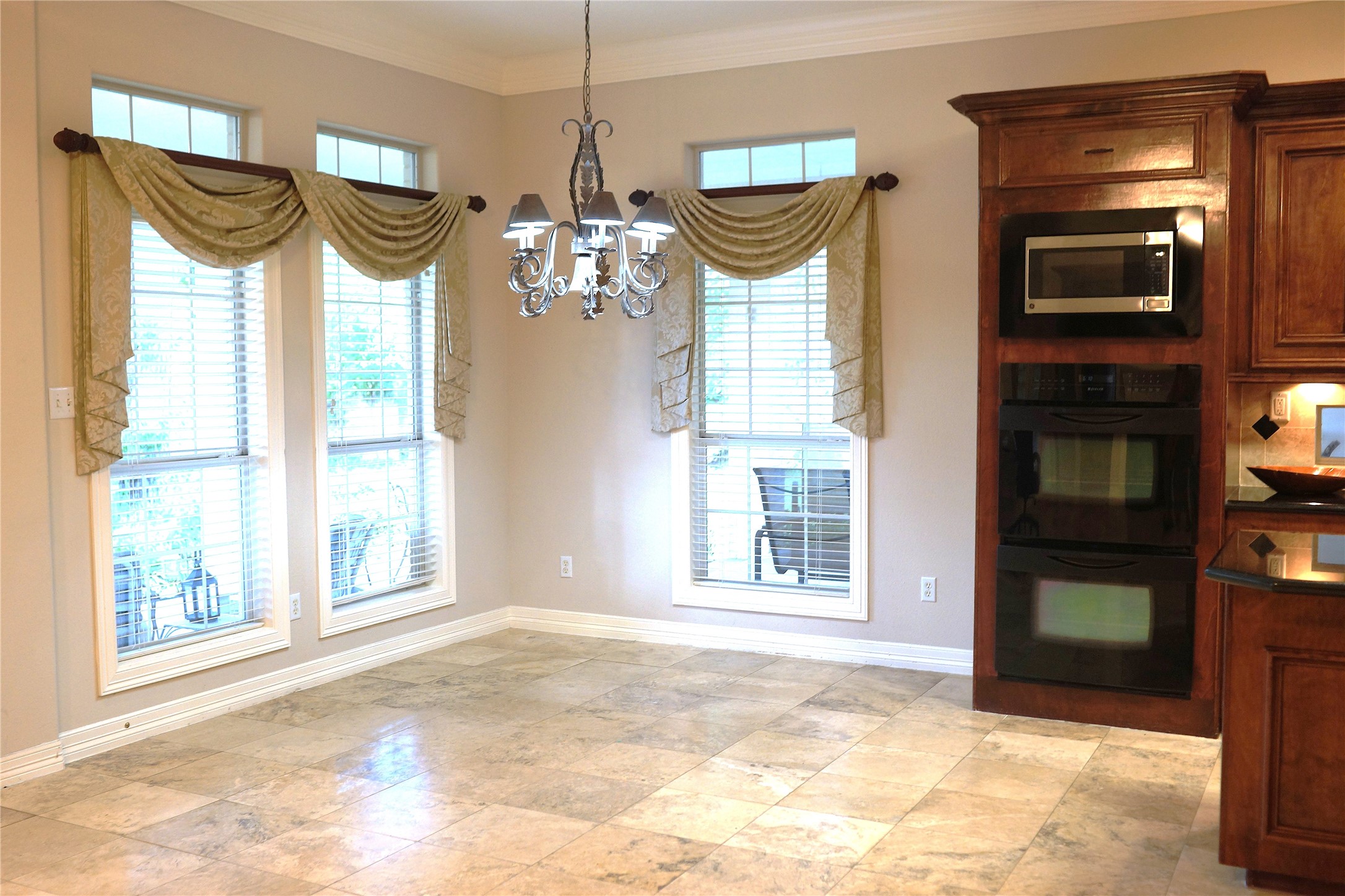 14206 Spring Pines Drive Property Photo 15