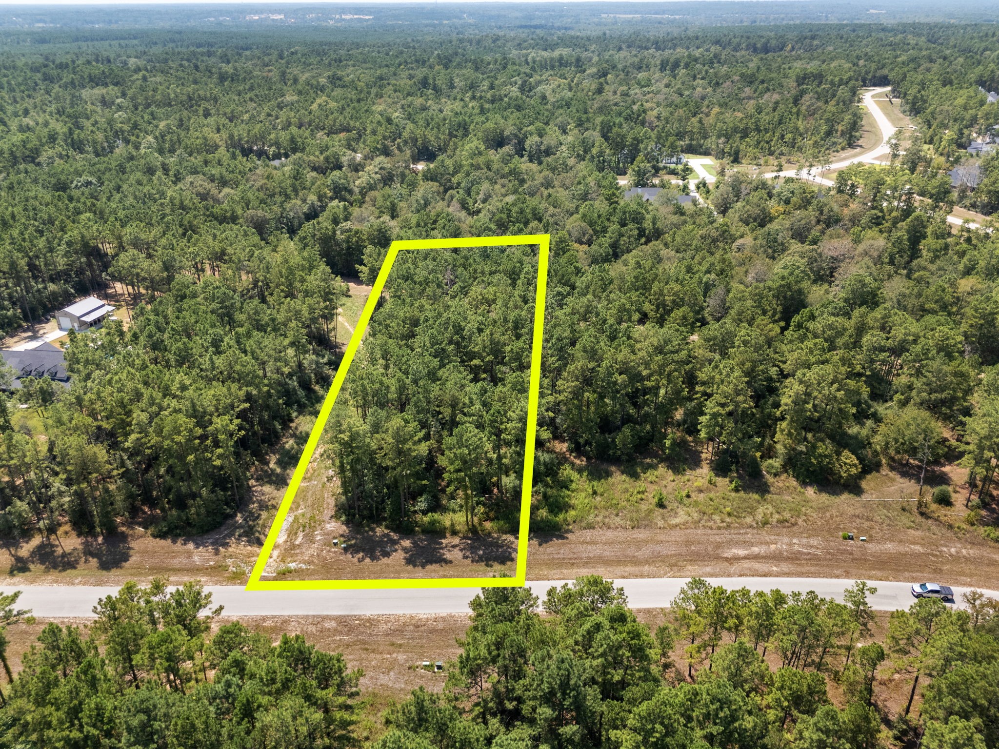 15735 Wooded Trail Way Property Photo 3