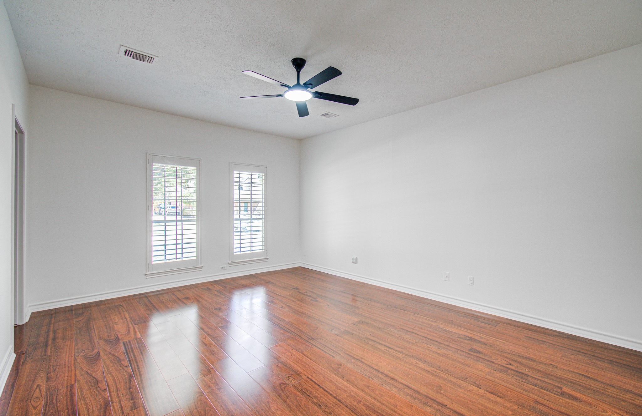 14635 Rosehill Drive Property Photo 6