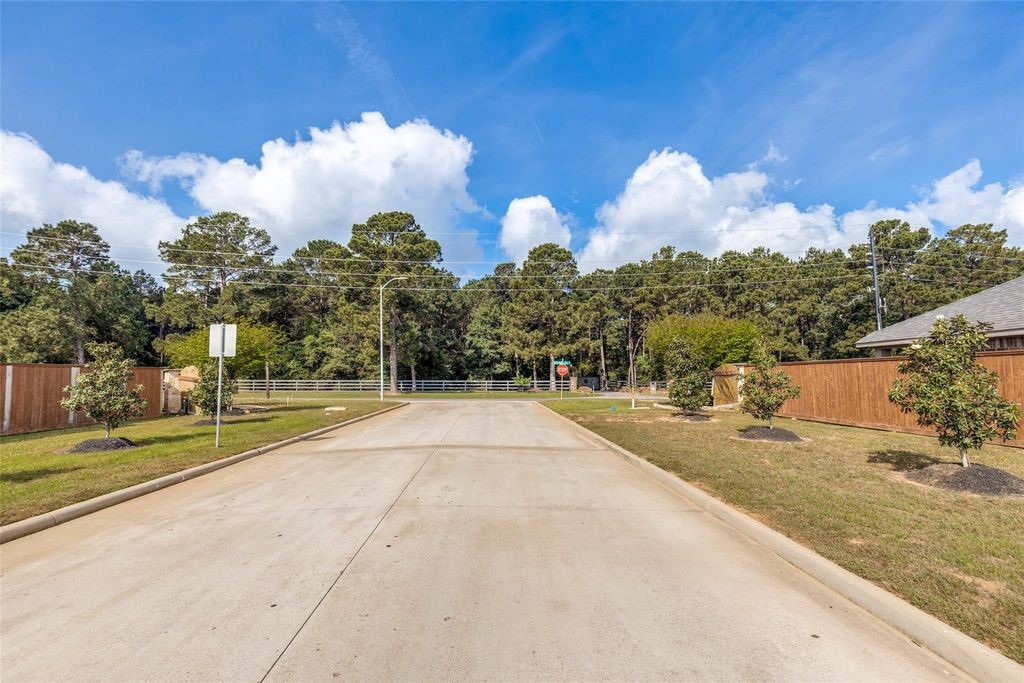 22822 Ephesus Avenue Property Photo 2