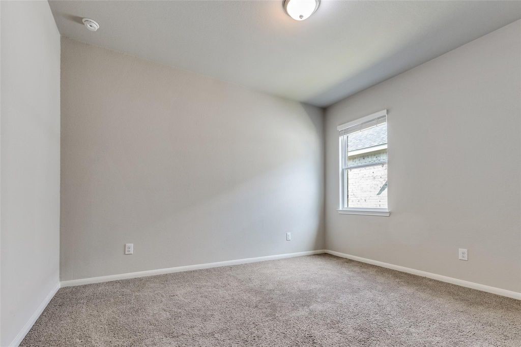 22822 Ephesus Avenue Property Photo 9