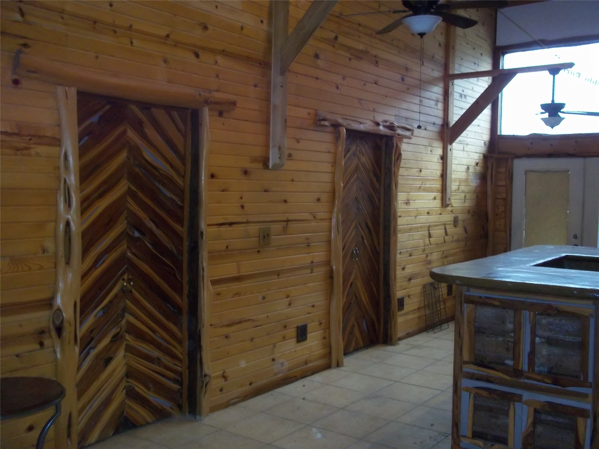 128 Us-290 Lane Property Photo 4