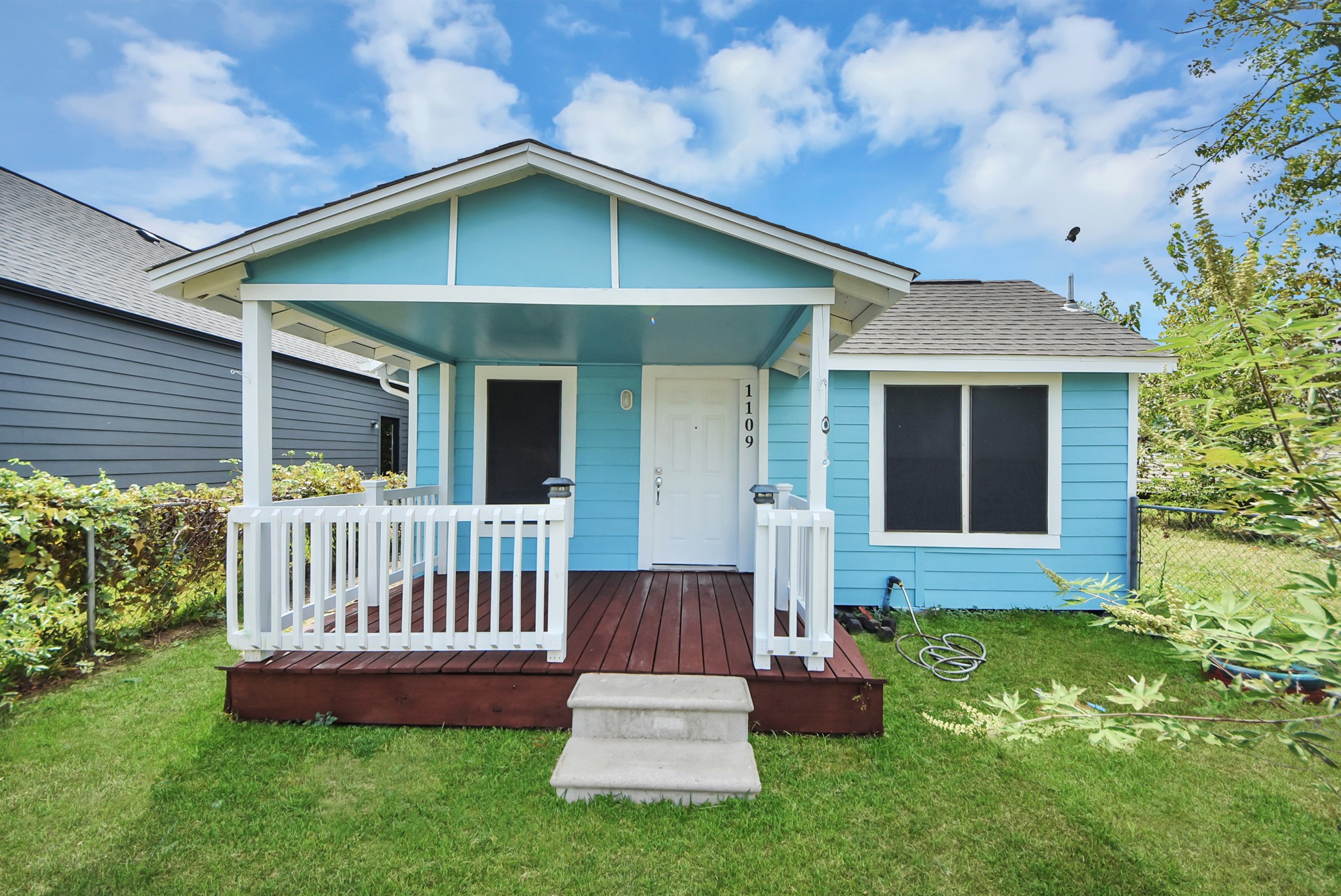 1109 Carver Street Property Photo 1