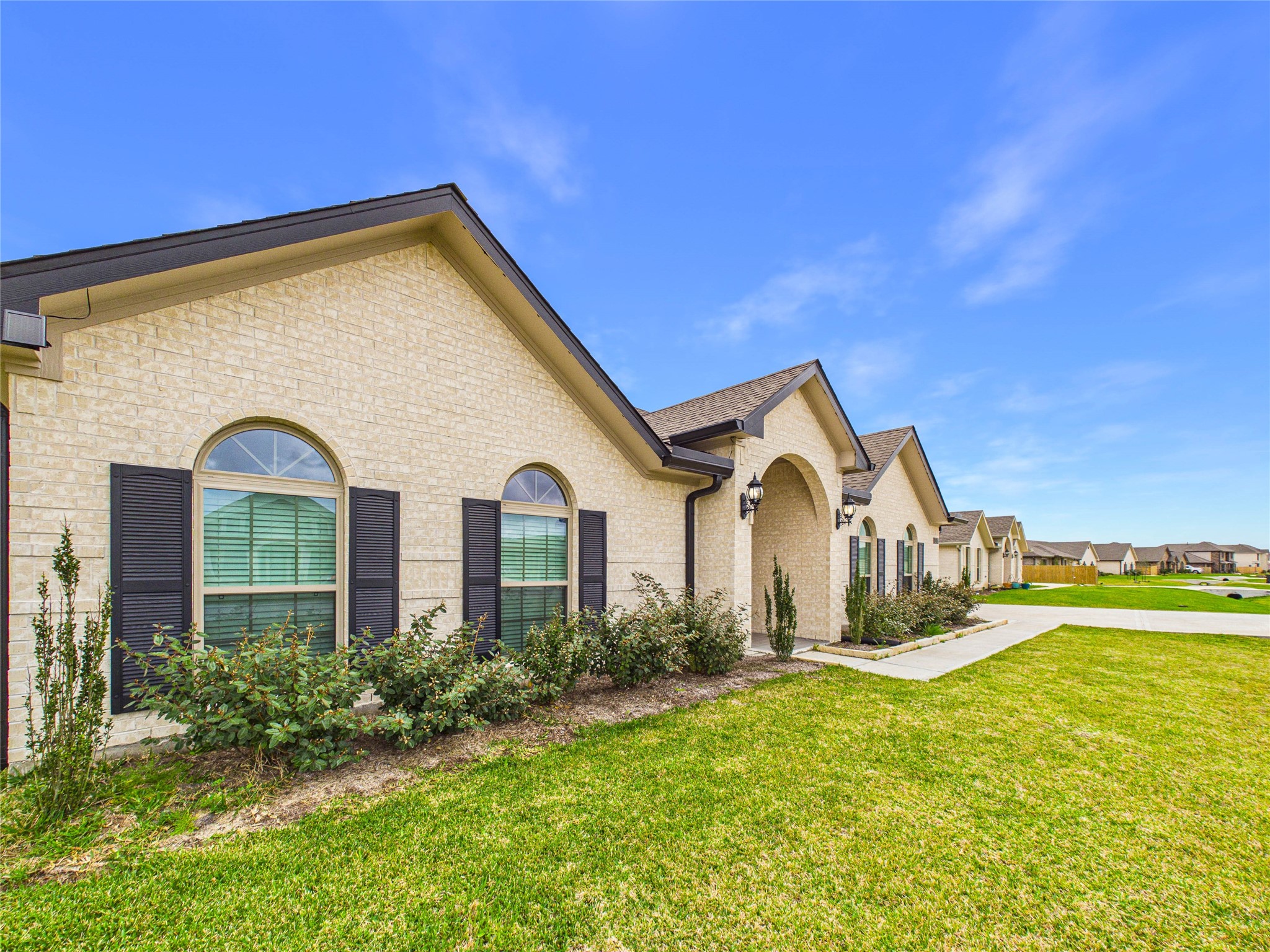 2101 Kimberly Way Property Photo 4