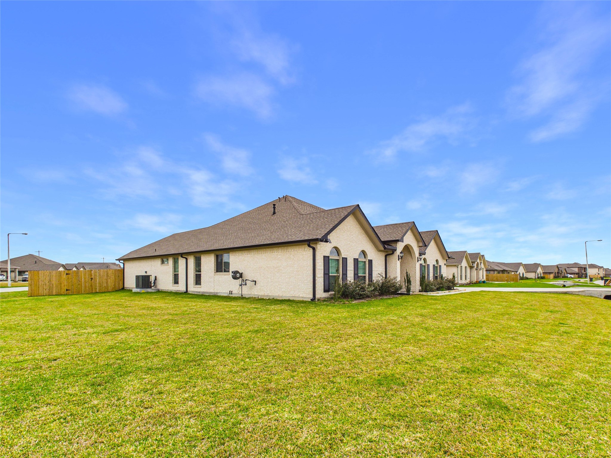 2101 Kimberly Way Property Photo 5