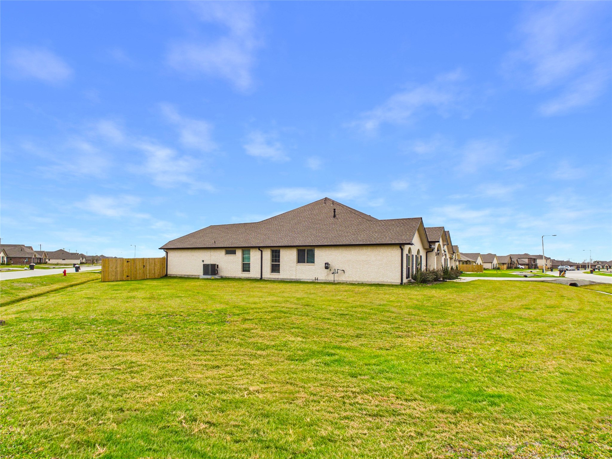 2101 Kimberly Way Property Photo 6